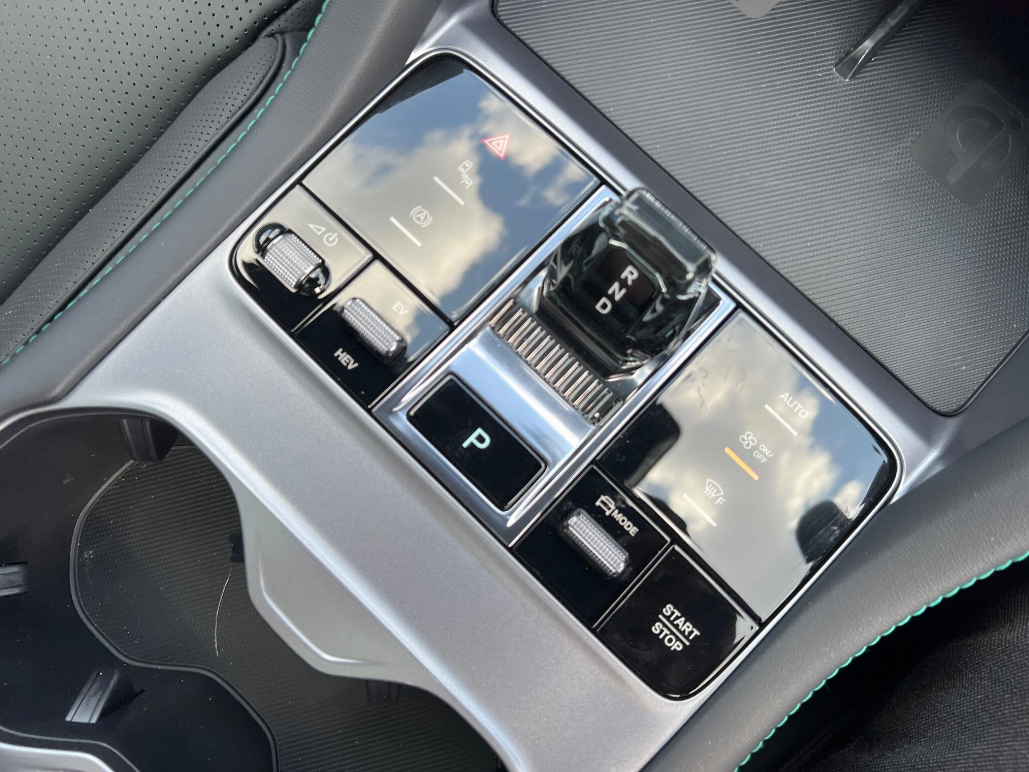 Vehicle image 24