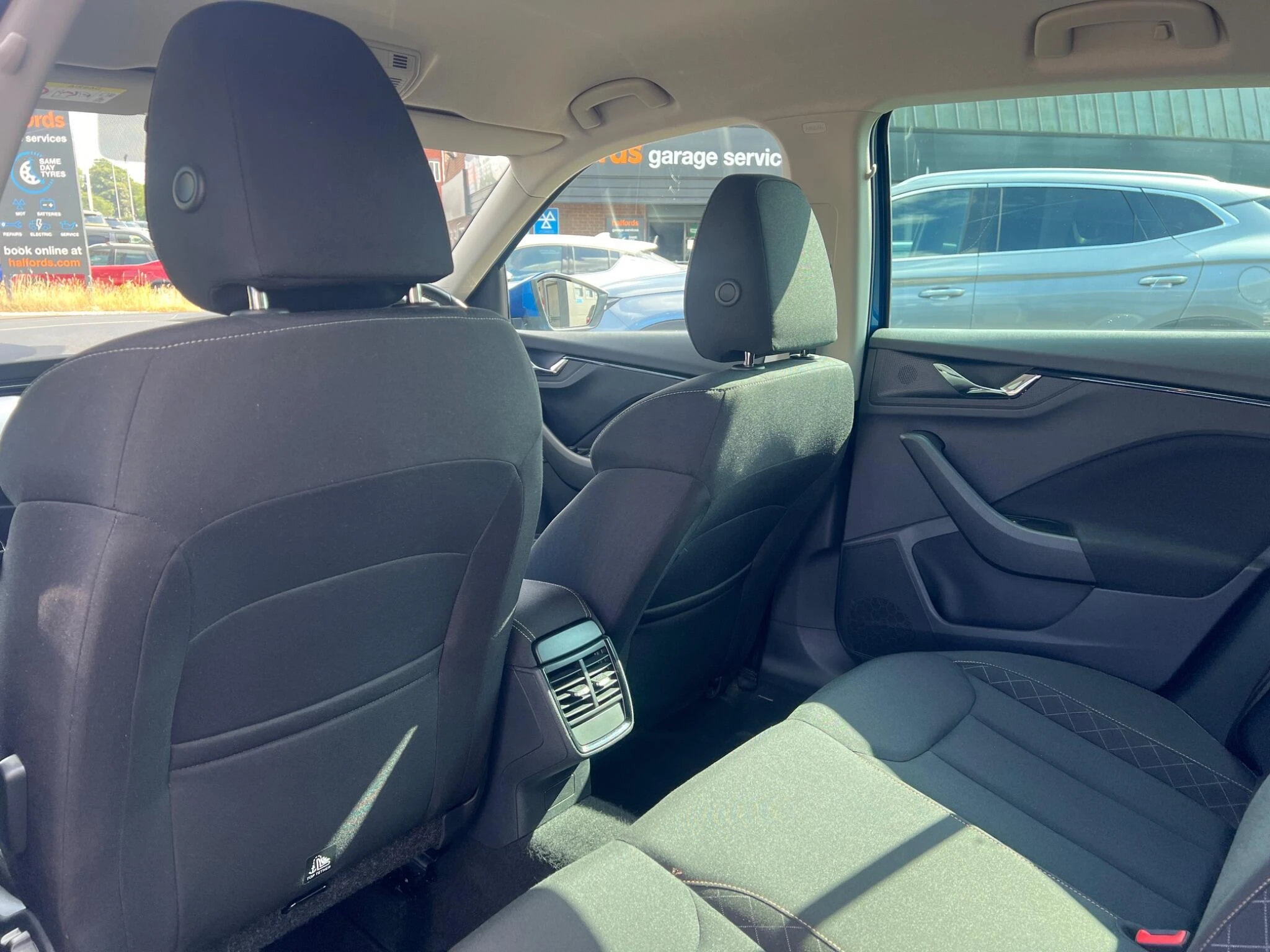 Vehicle image 18