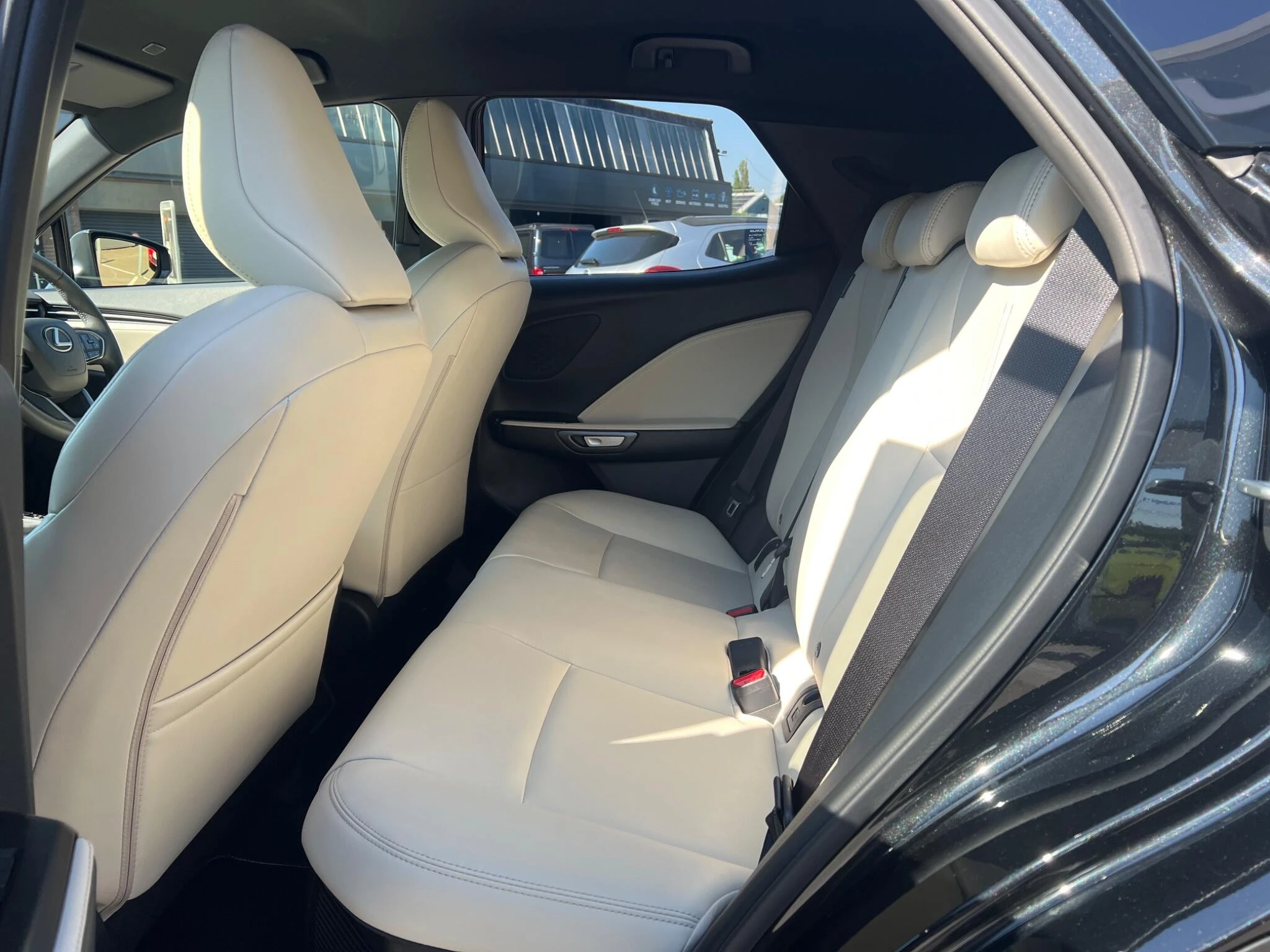 Vehicle image 14