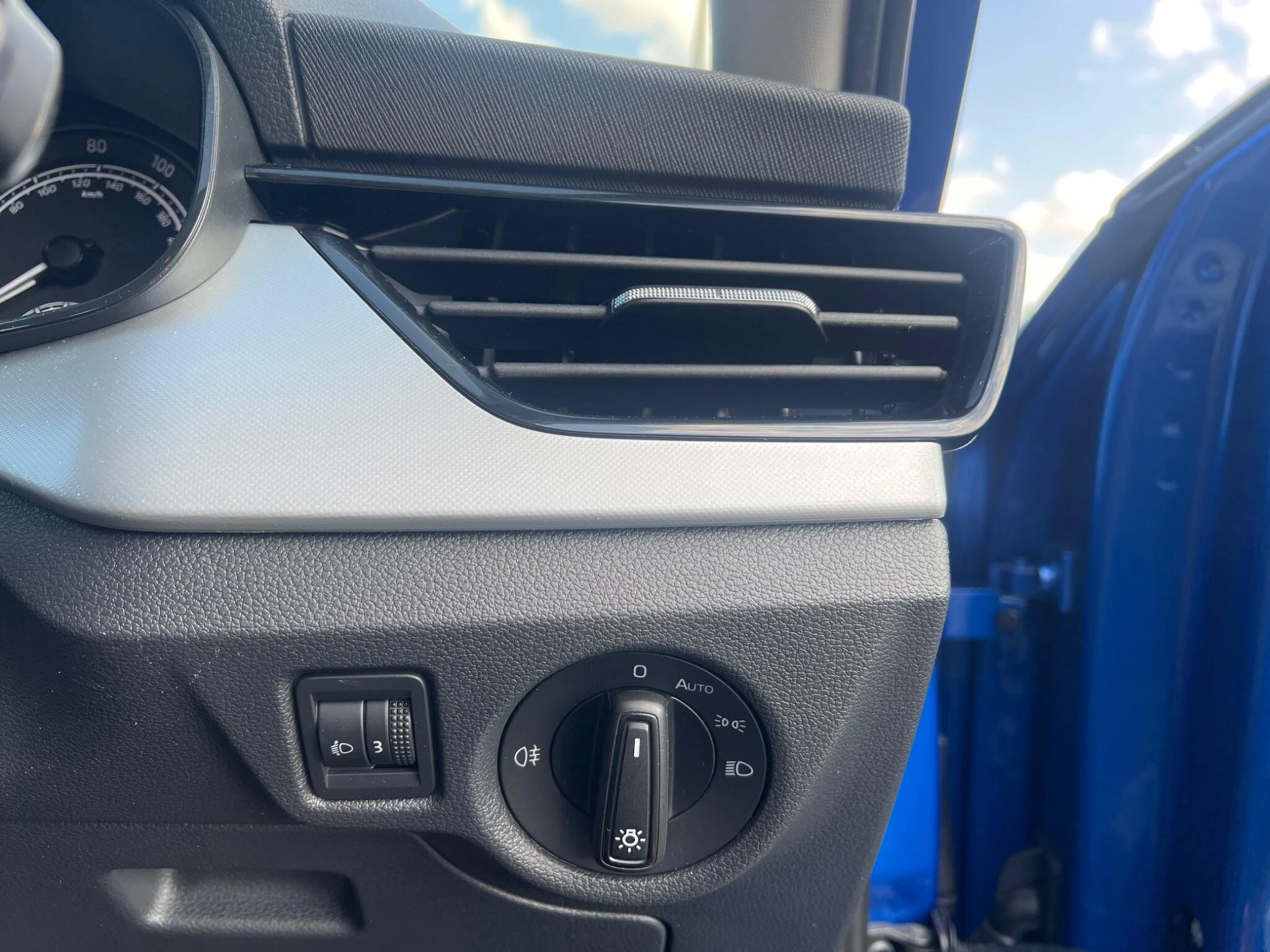 Vehicle image 36