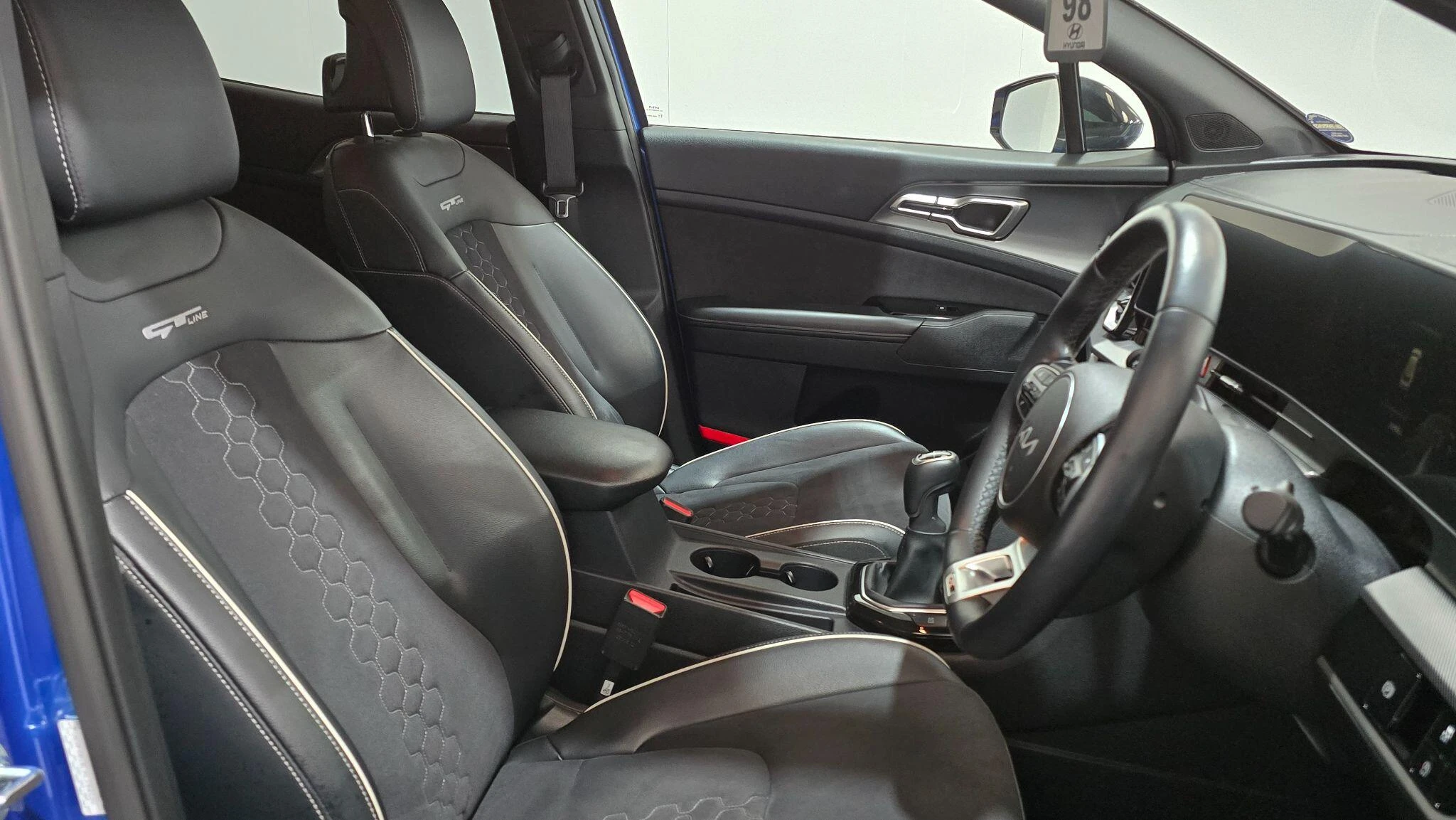 Vehicle image 32