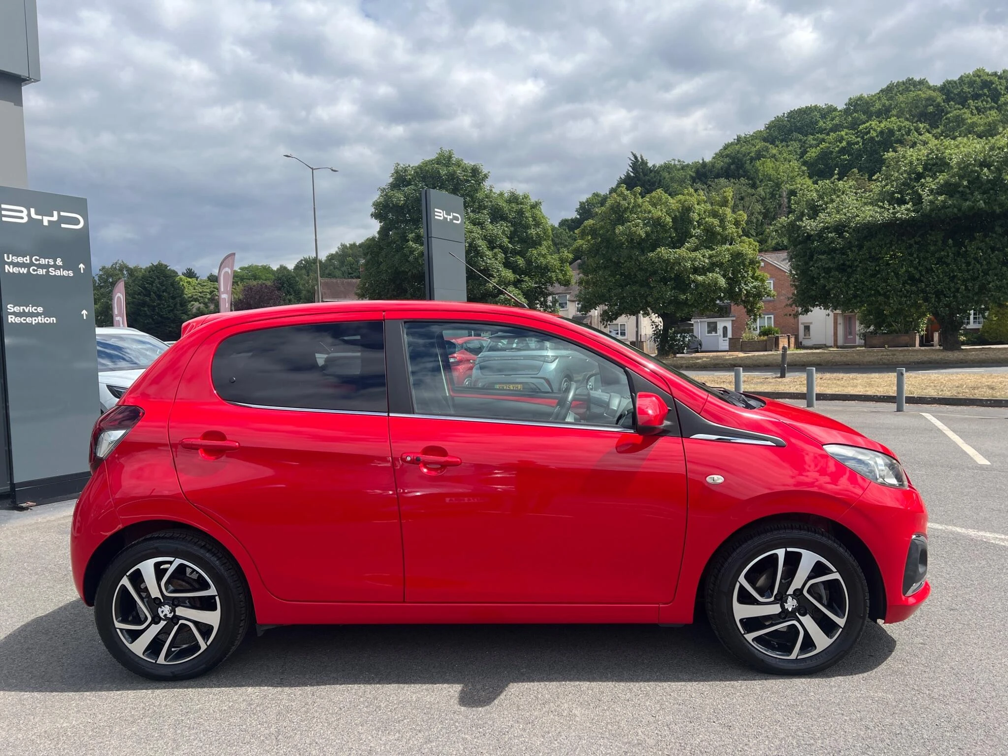 Vehicle image 12