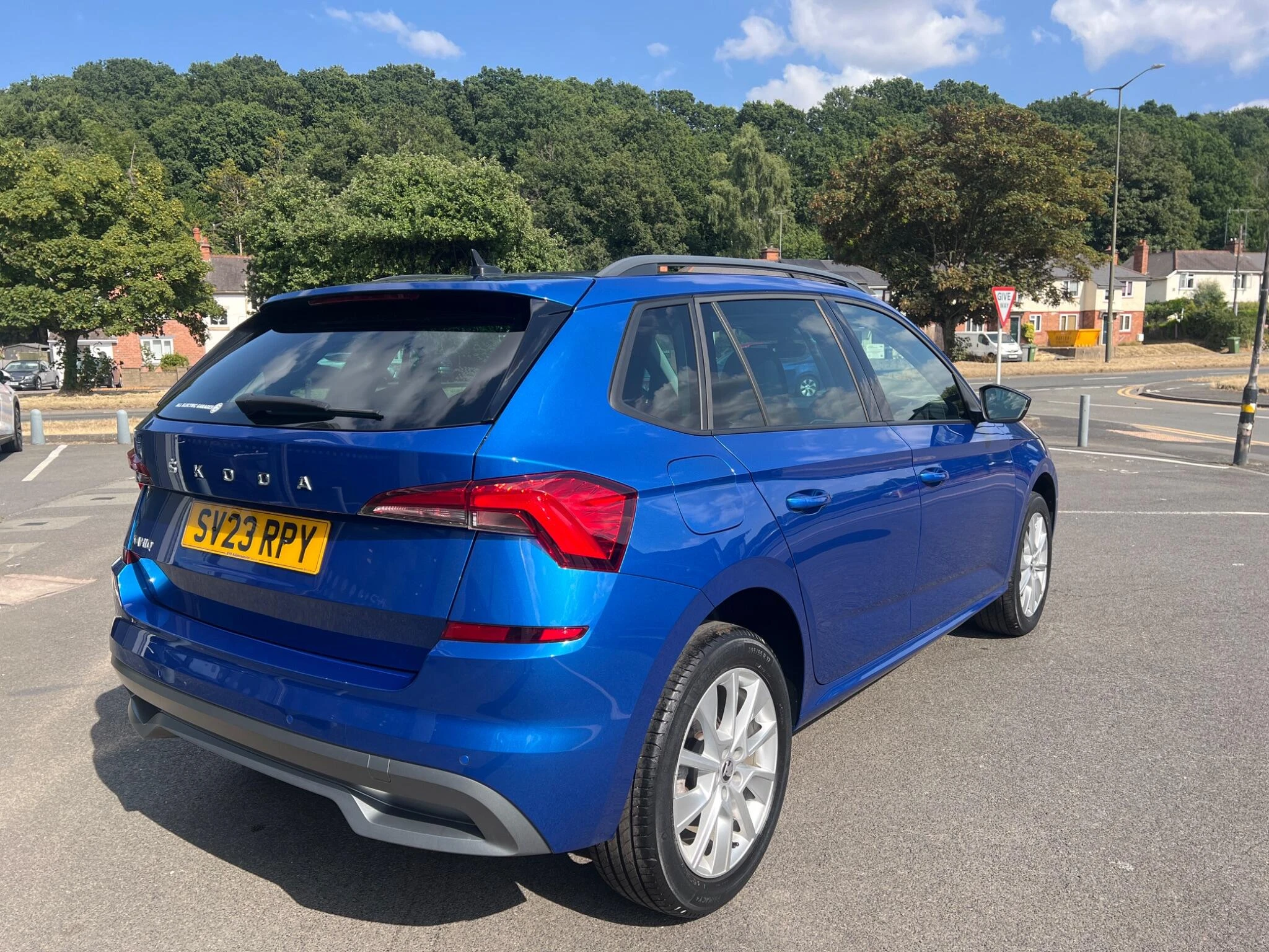 Vehicle image 9
