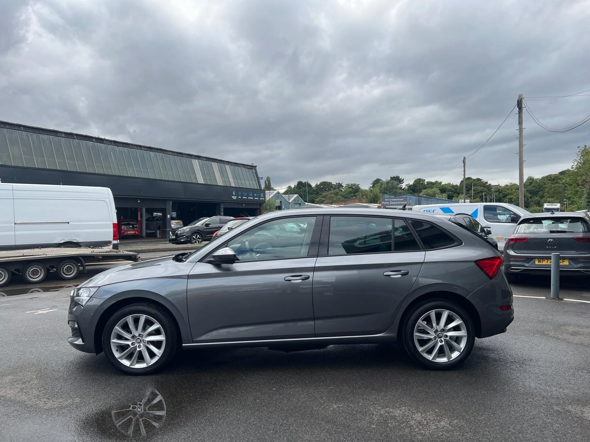 Vehicle image 12