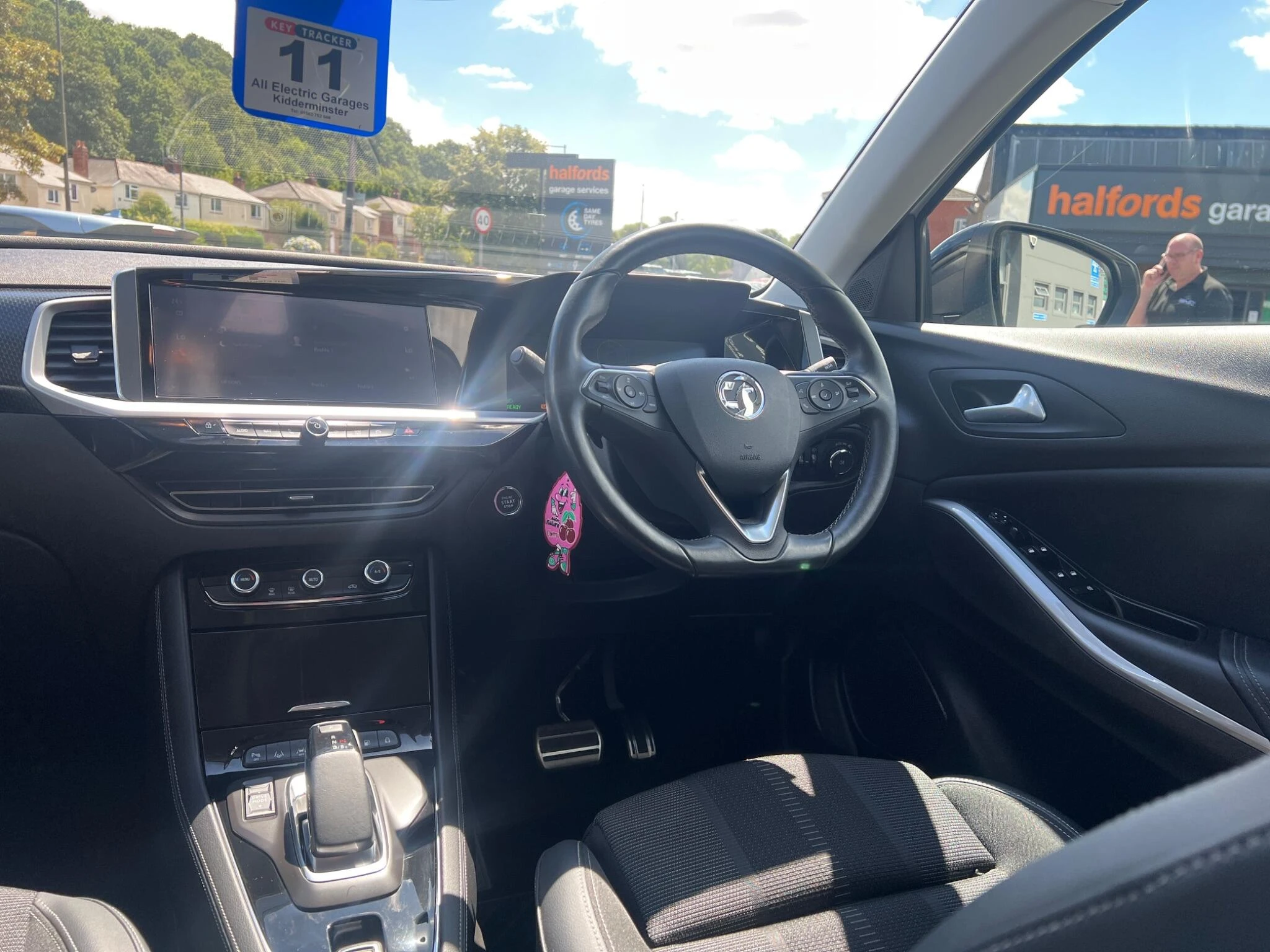 Vehicle image 21