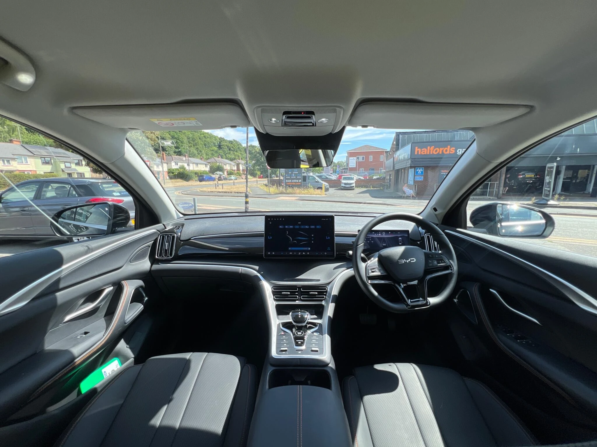 Vehicle image 11