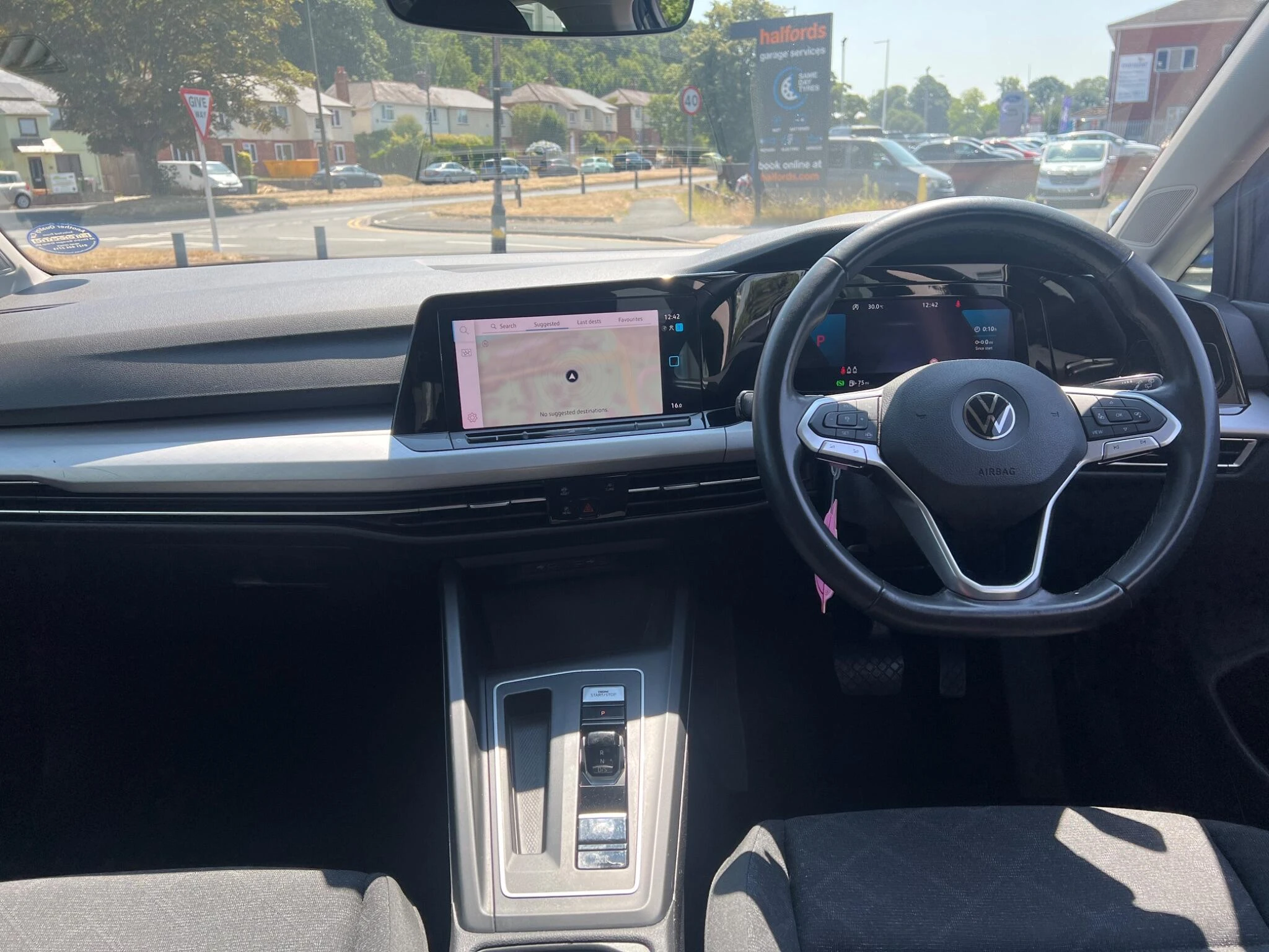 Vehicle image 17