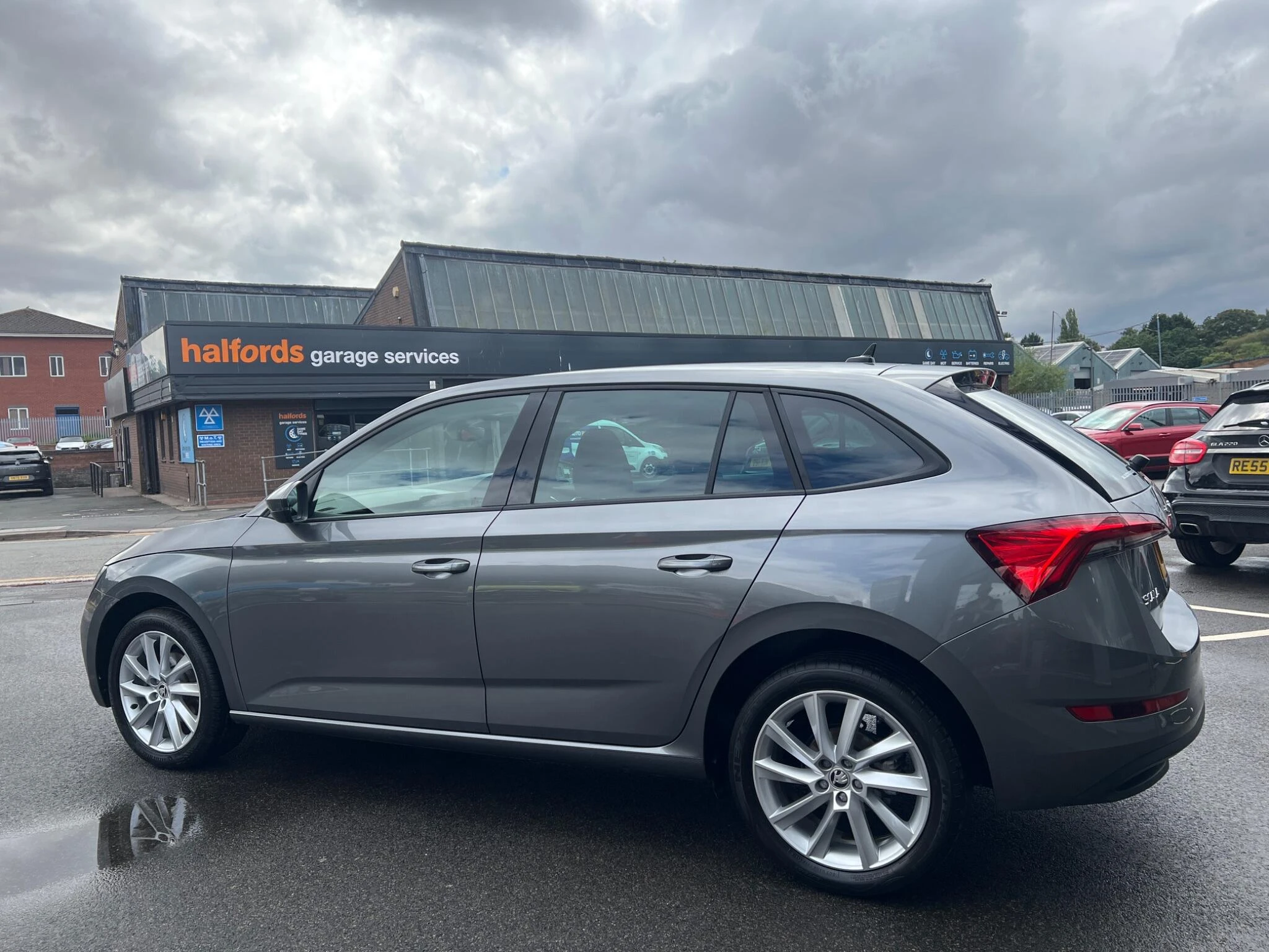 Vehicle image 11