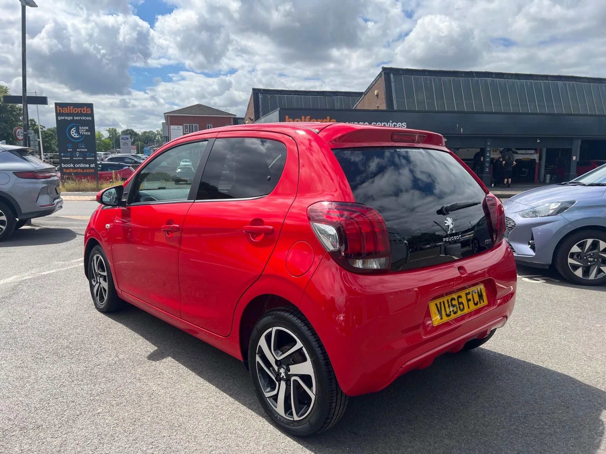 Vehicle image 4