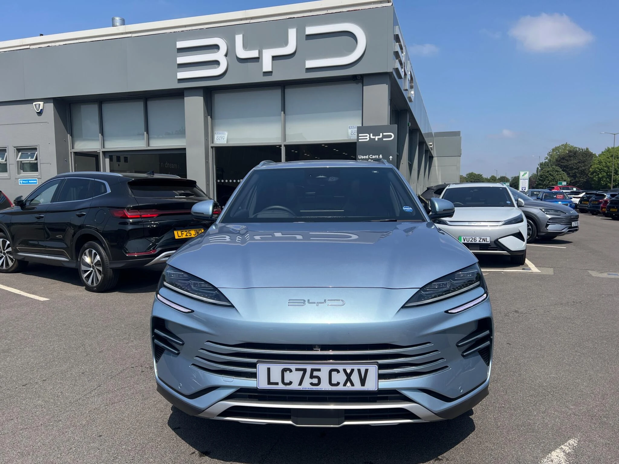 Vehicle image 3