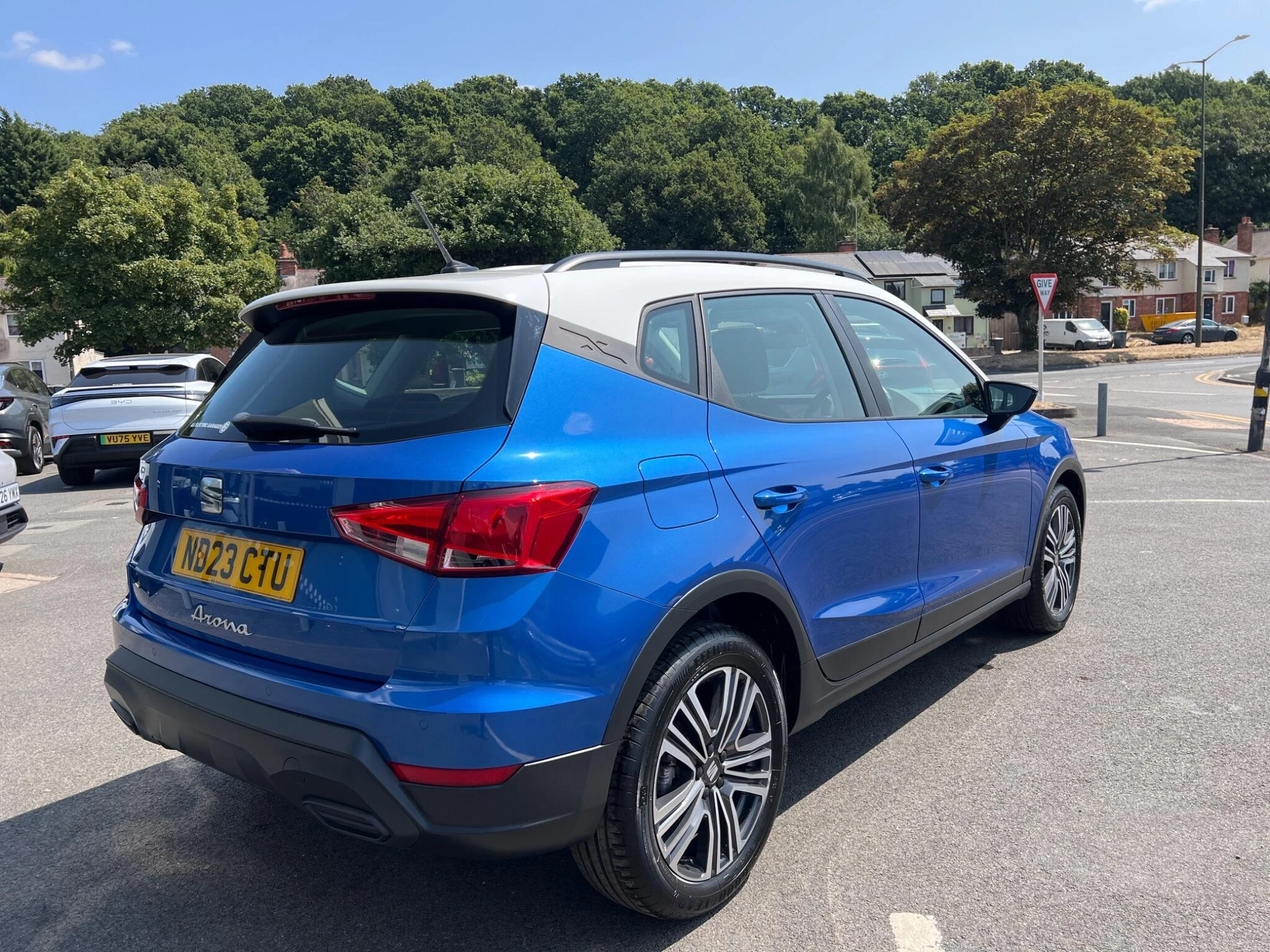 Vehicle image 17