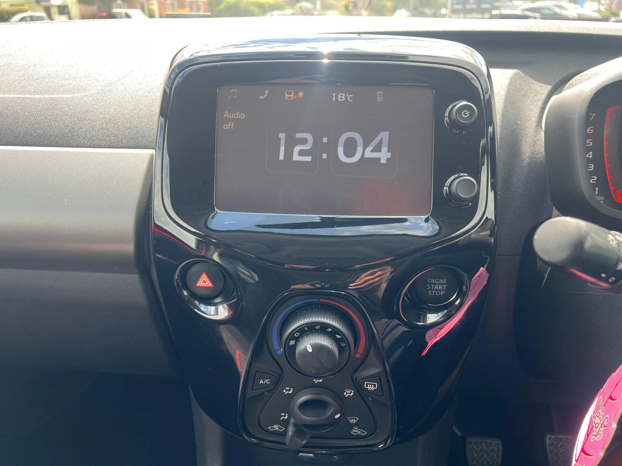 Vehicle image 32