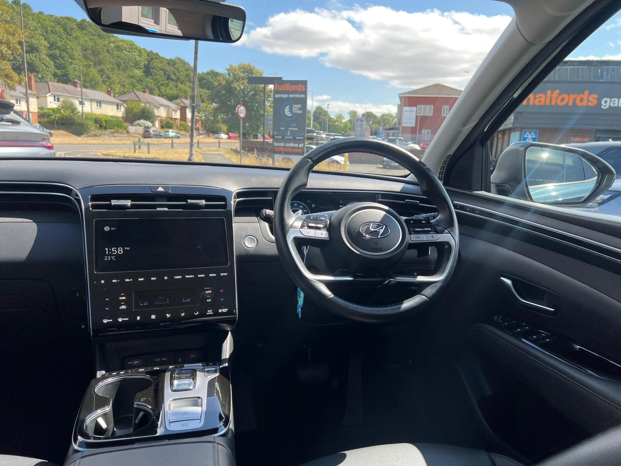 Vehicle image 18