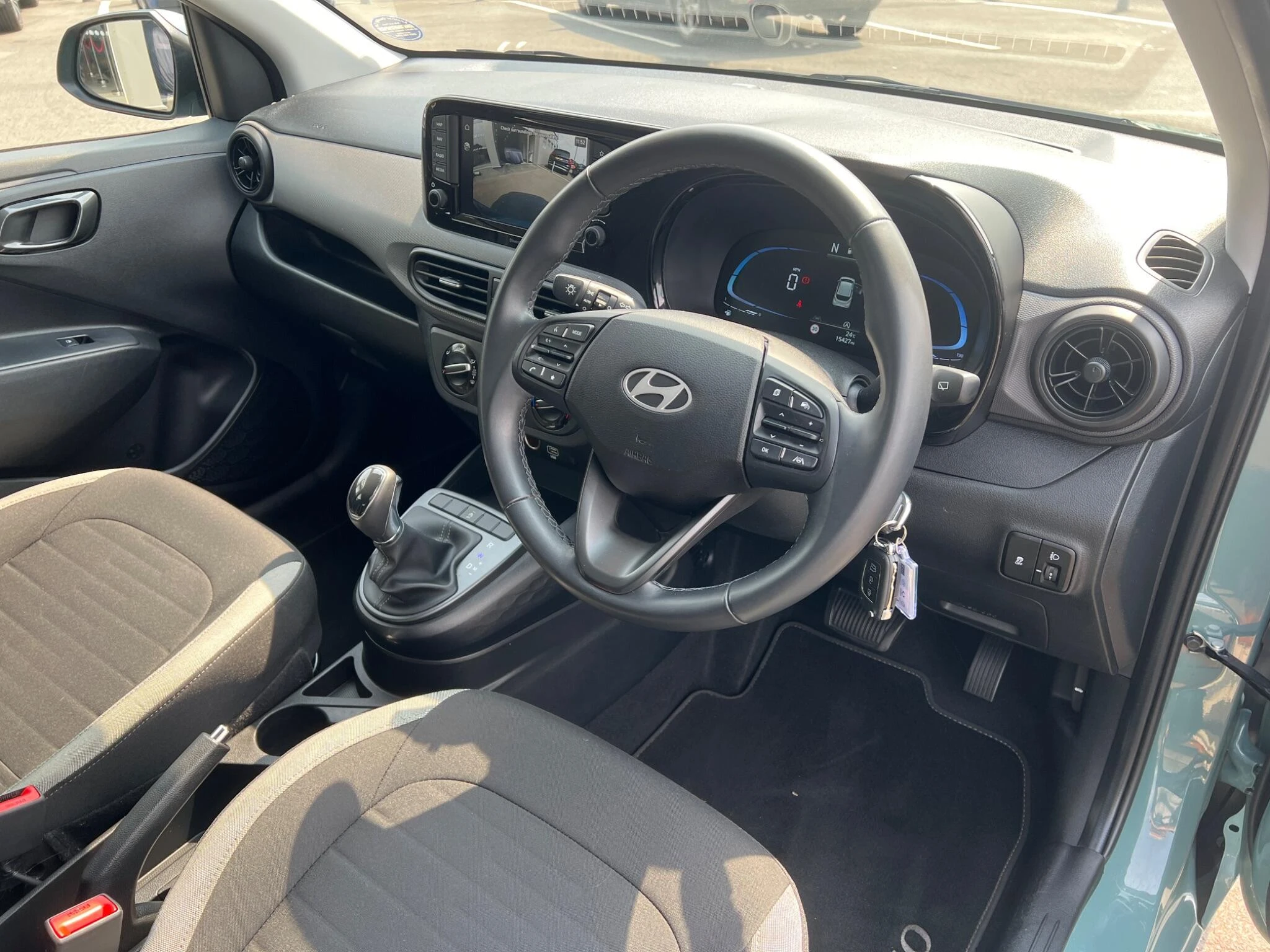 Vehicle image 19