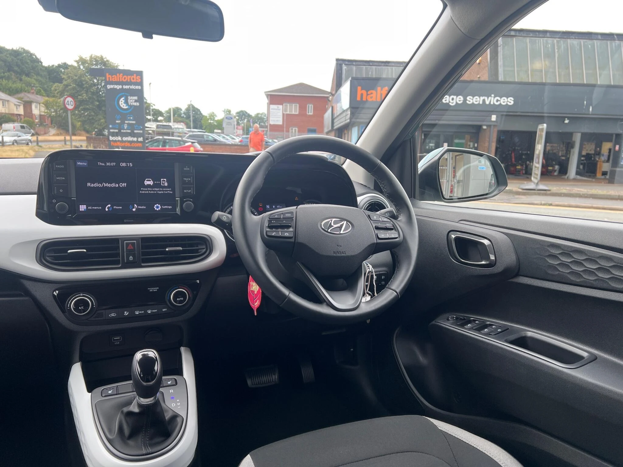 Vehicle image 18
