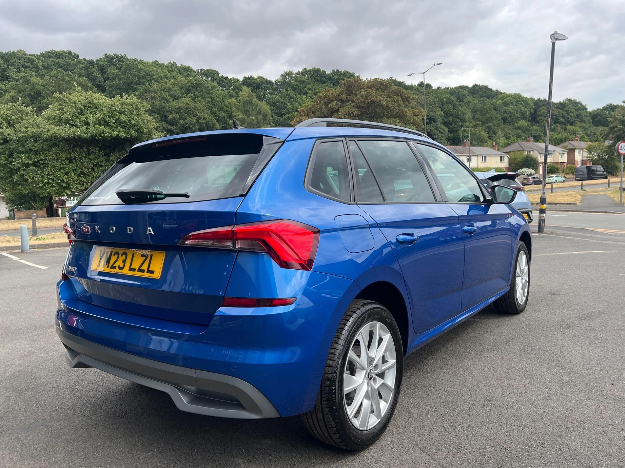 Vehicle image 9