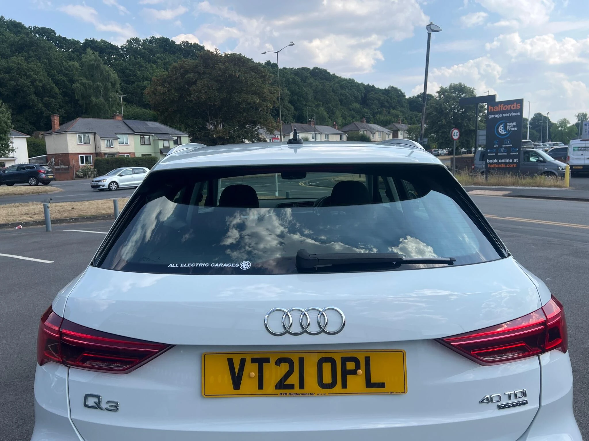 Vehicle image 16