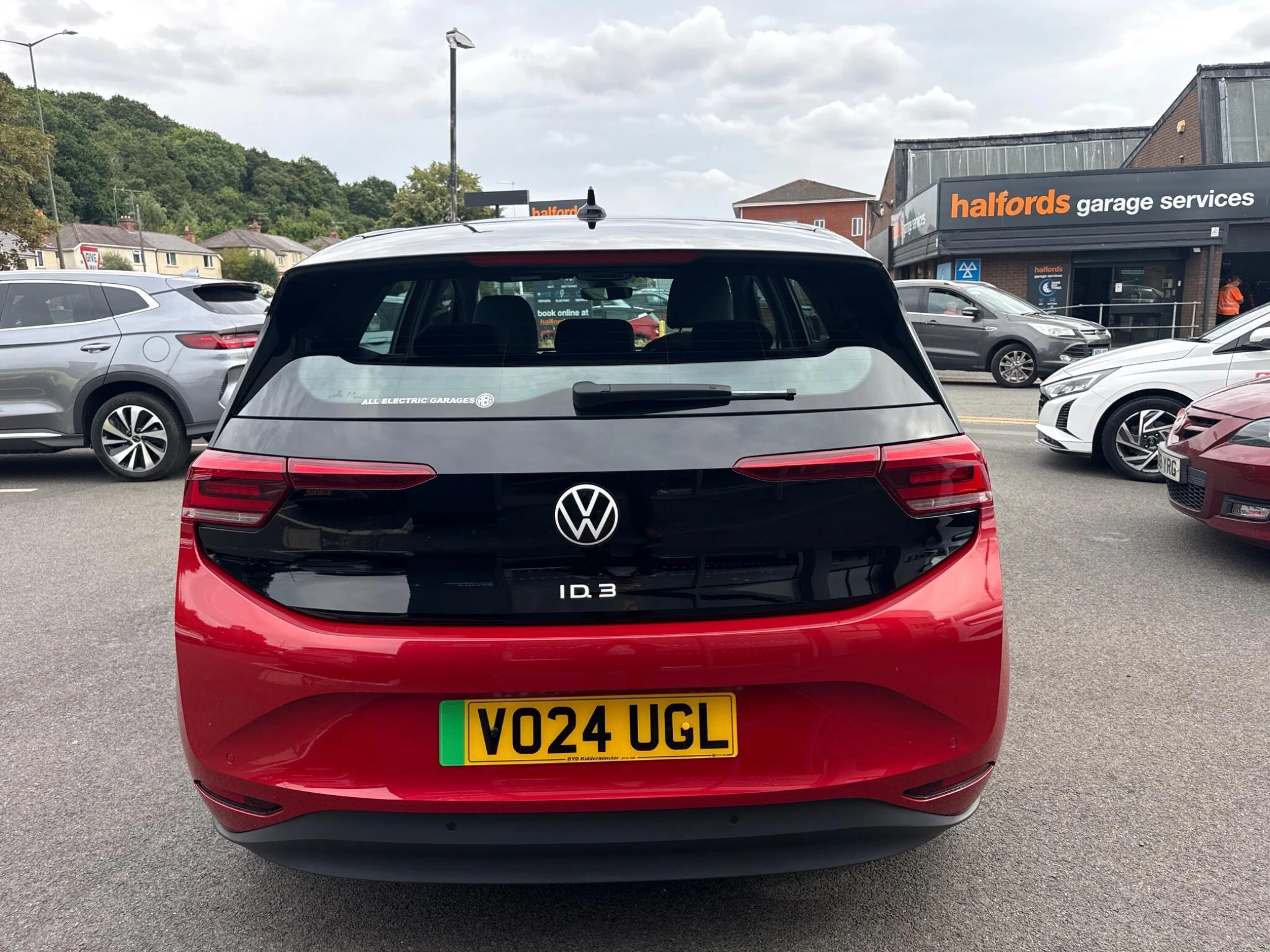 Vehicle image 6