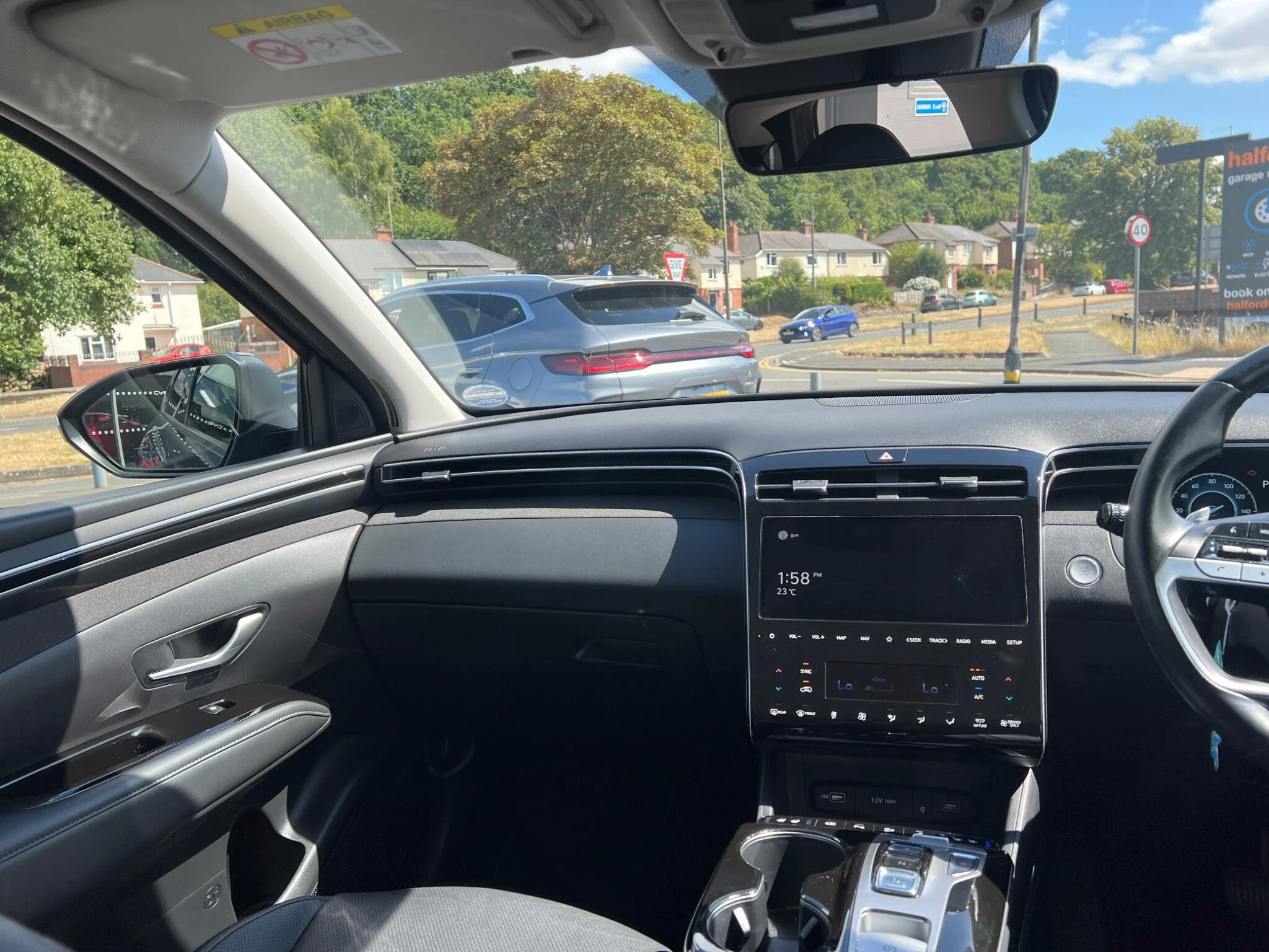 Vehicle image 19