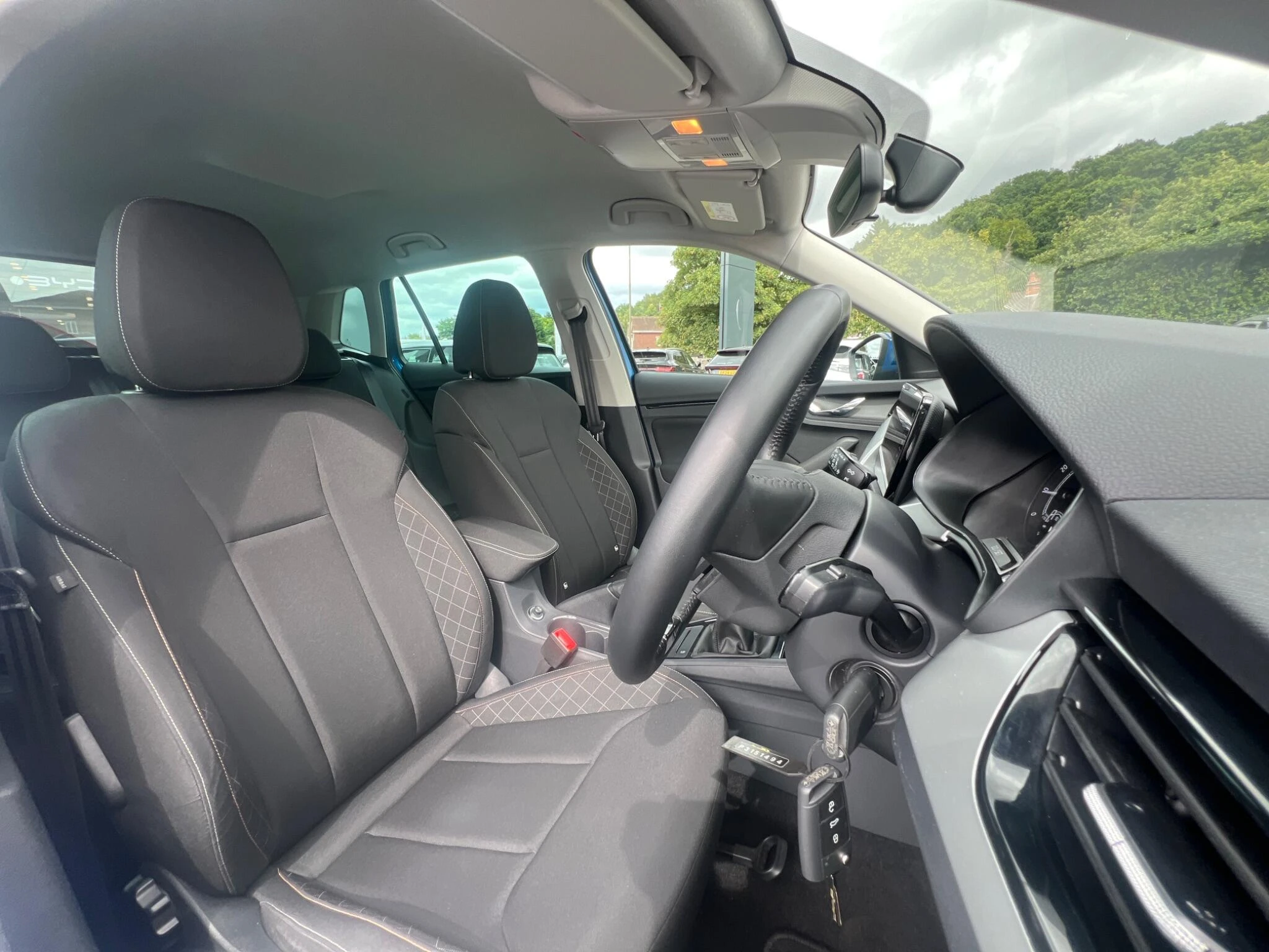 Vehicle image 26