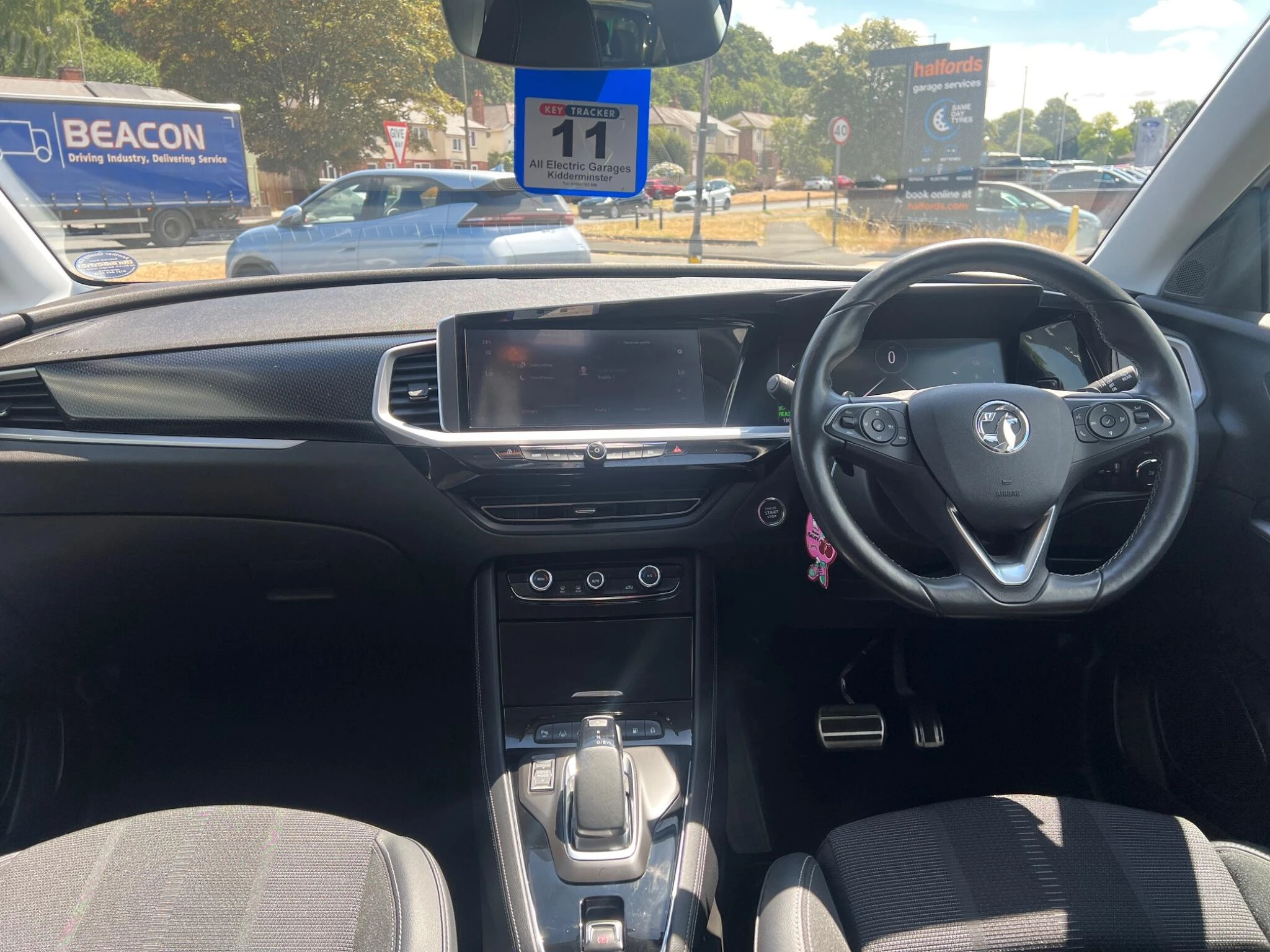 Vehicle image 19