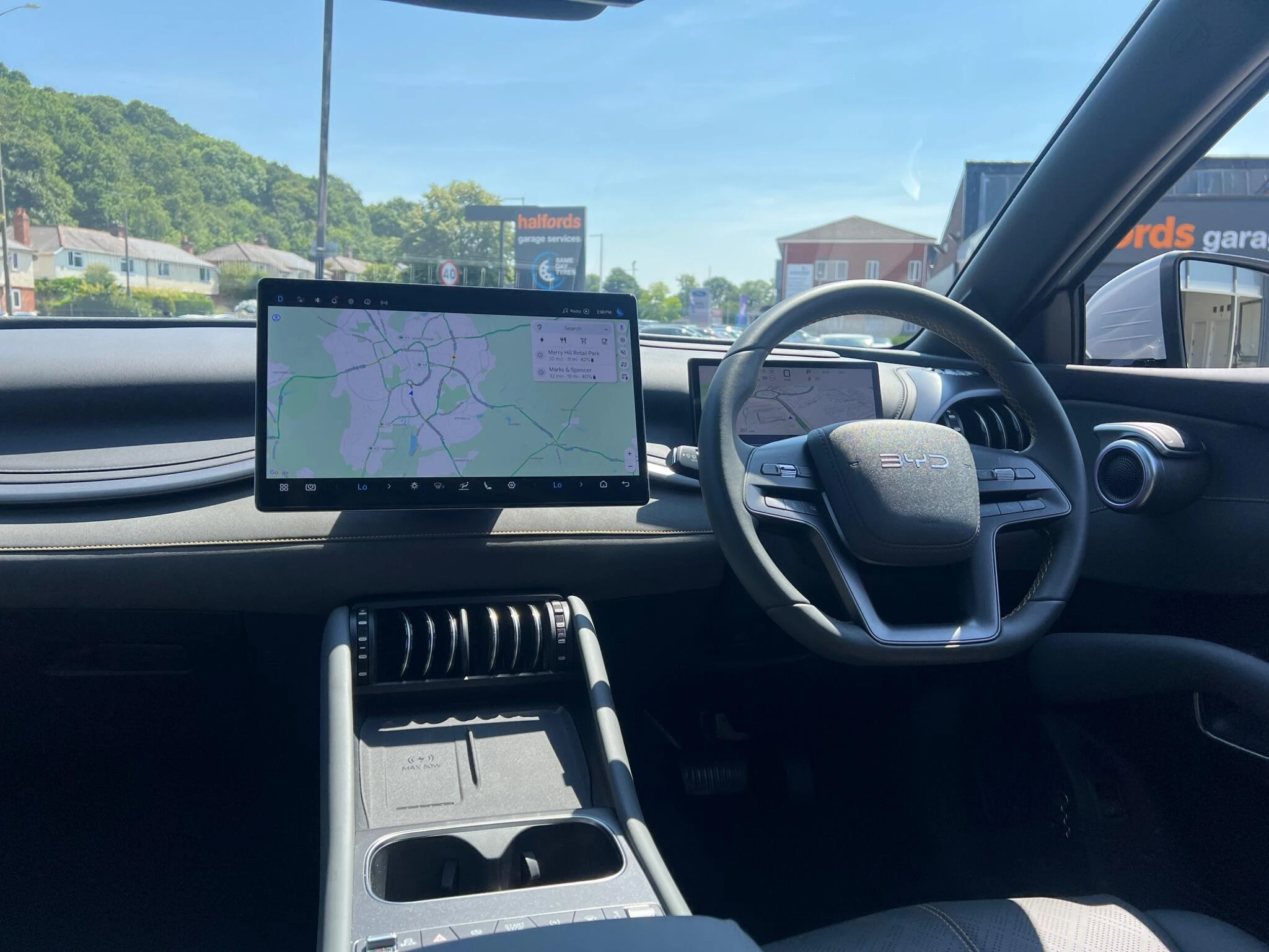 Vehicle image 16