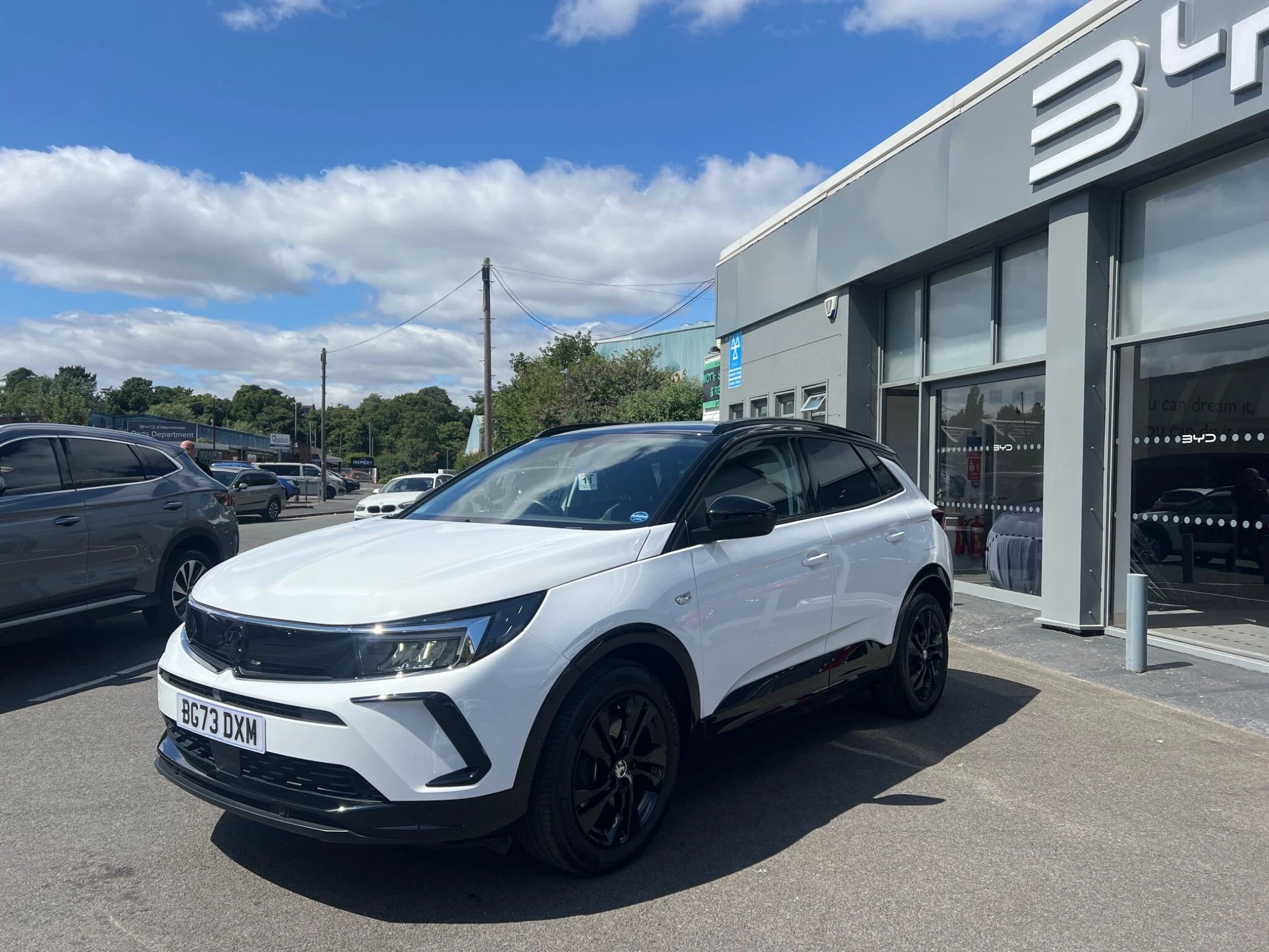 Vehicle image 3