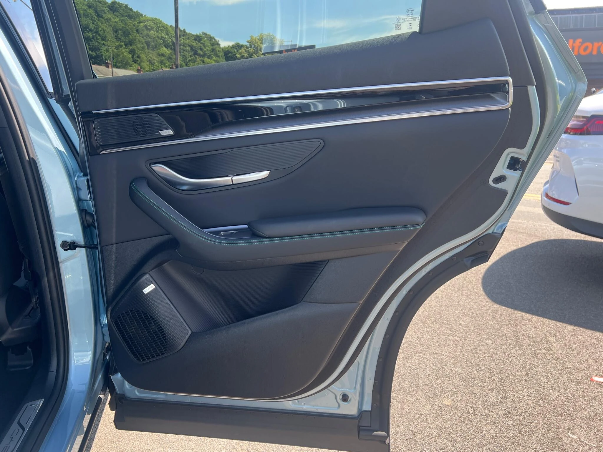 Vehicle image 23