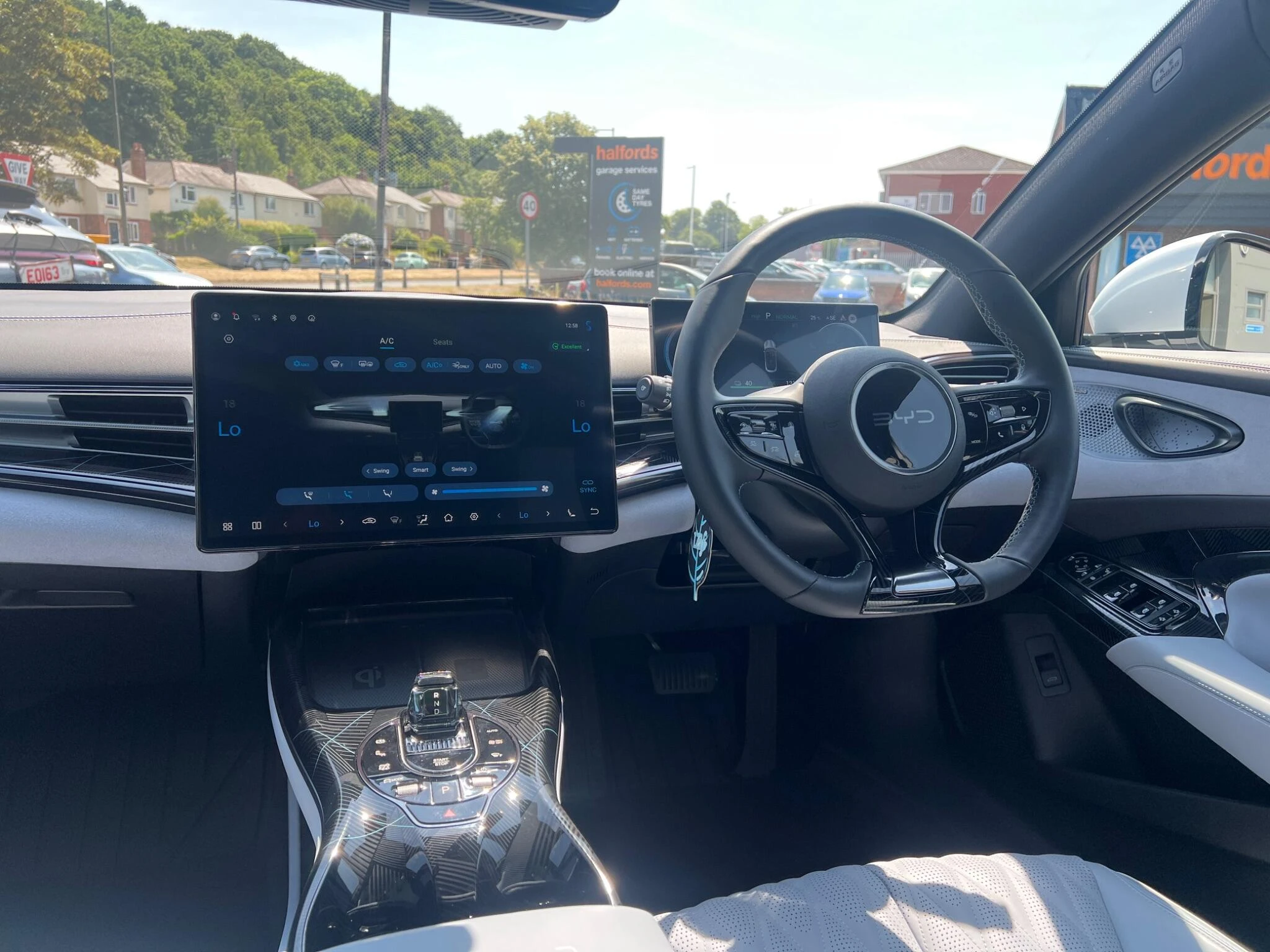 Vehicle image 21