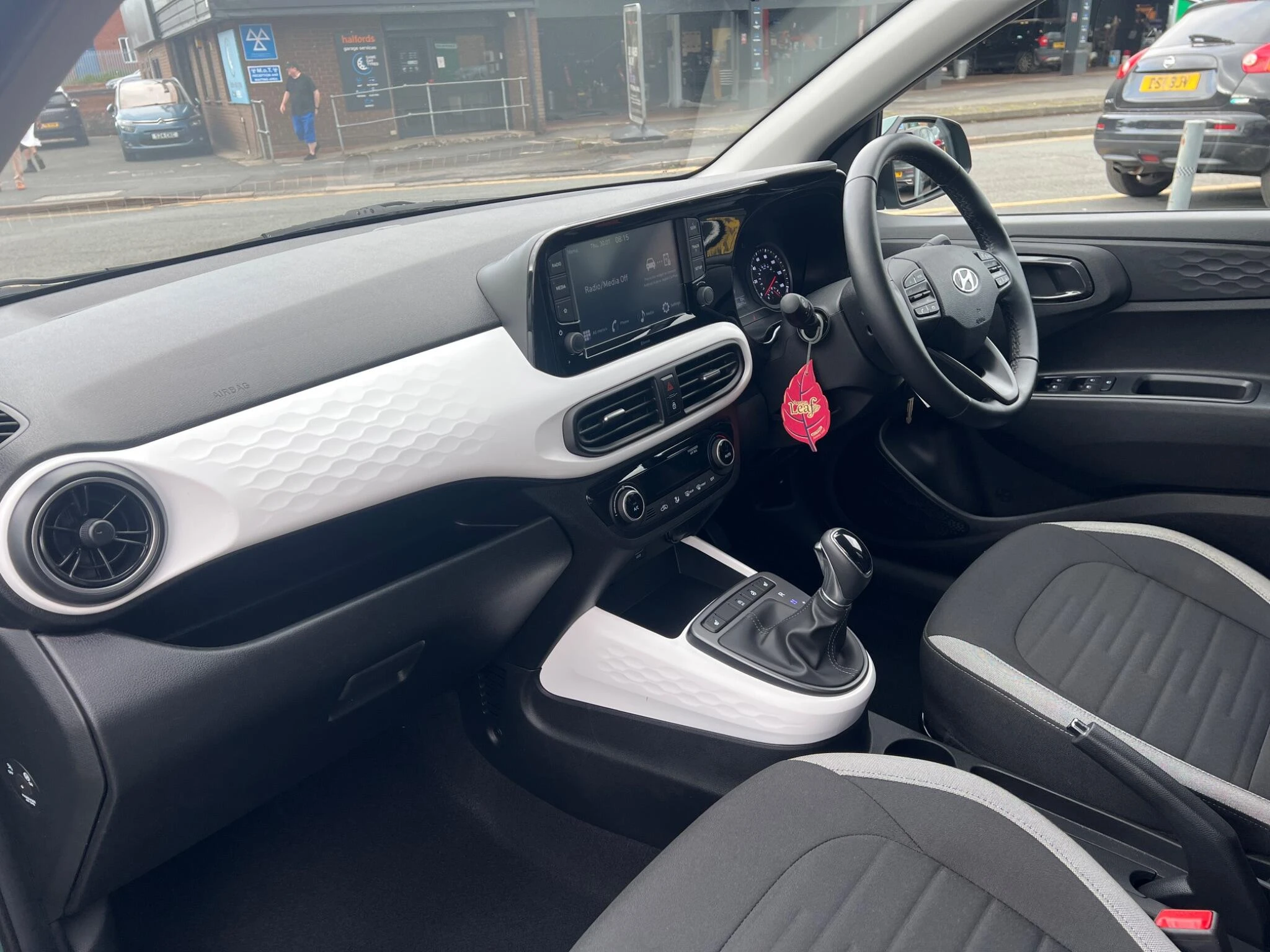 Vehicle image 20