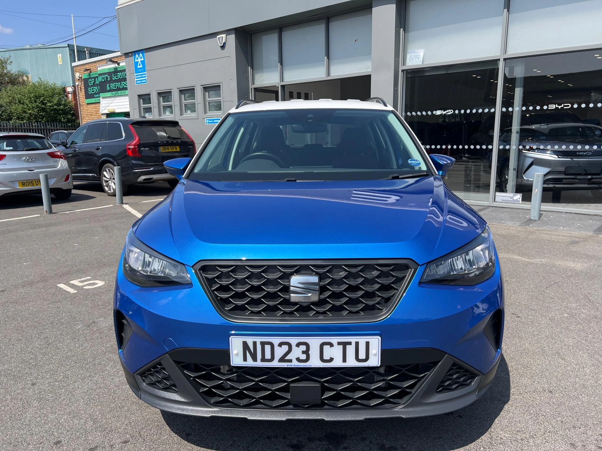 Vehicle image 6