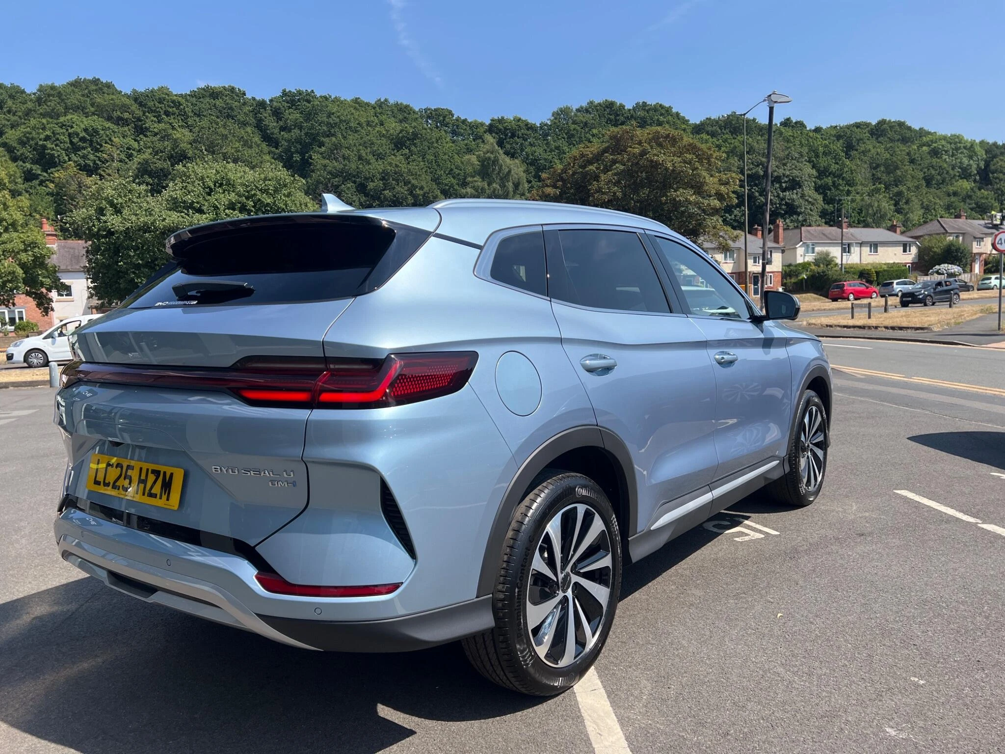 Vehicle image 10