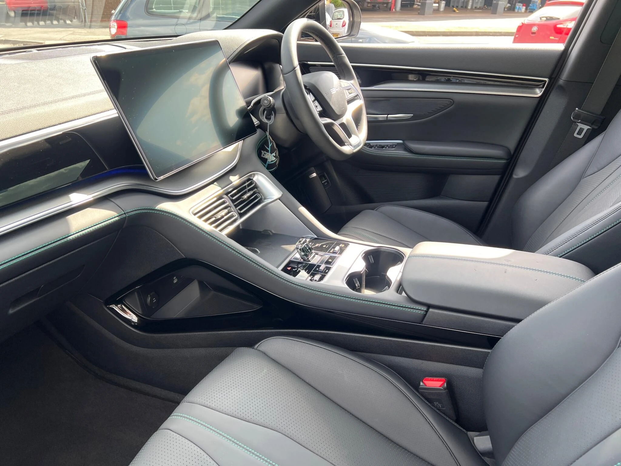Vehicle image 17