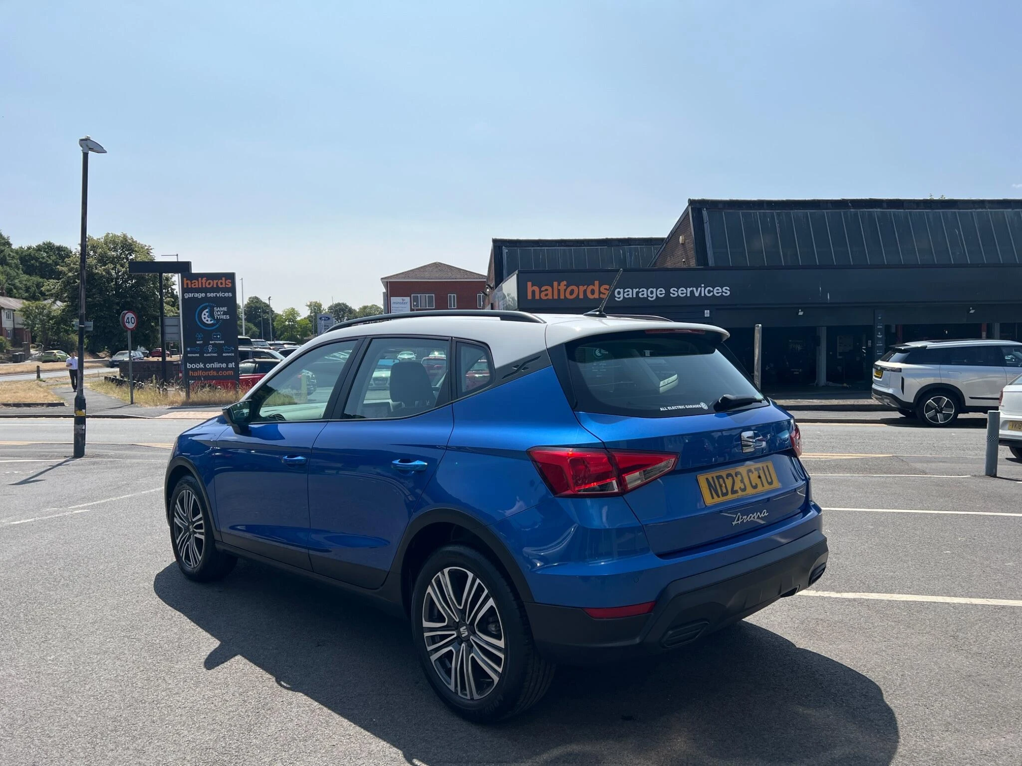 Vehicle image 9