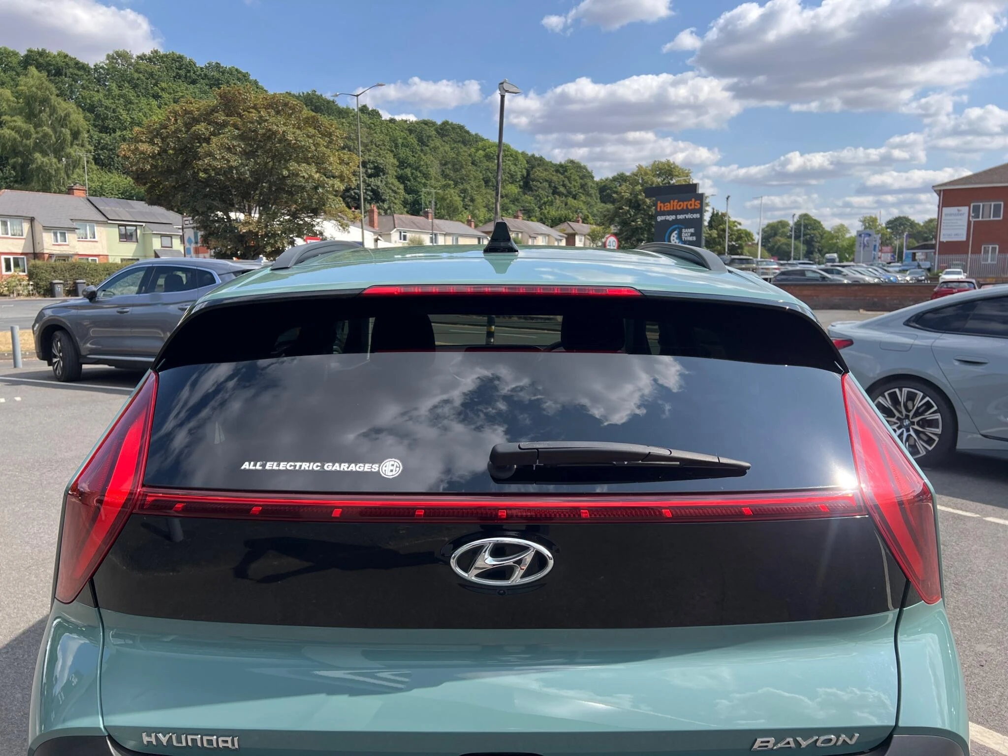 Vehicle image 10