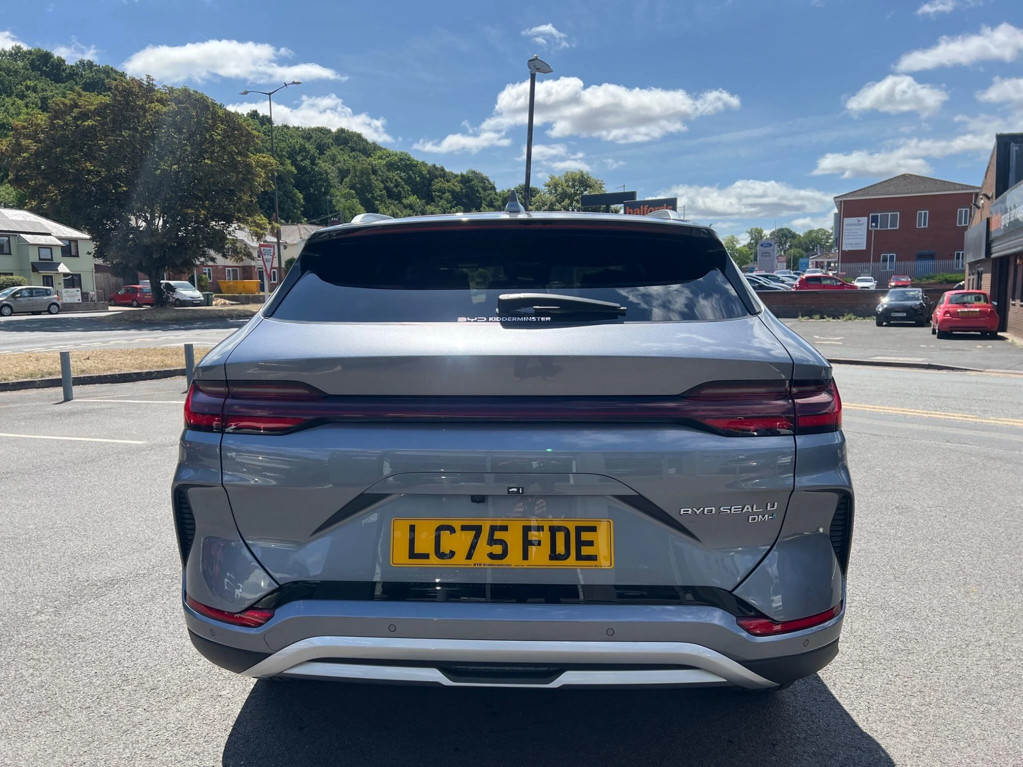 Vehicle image 9