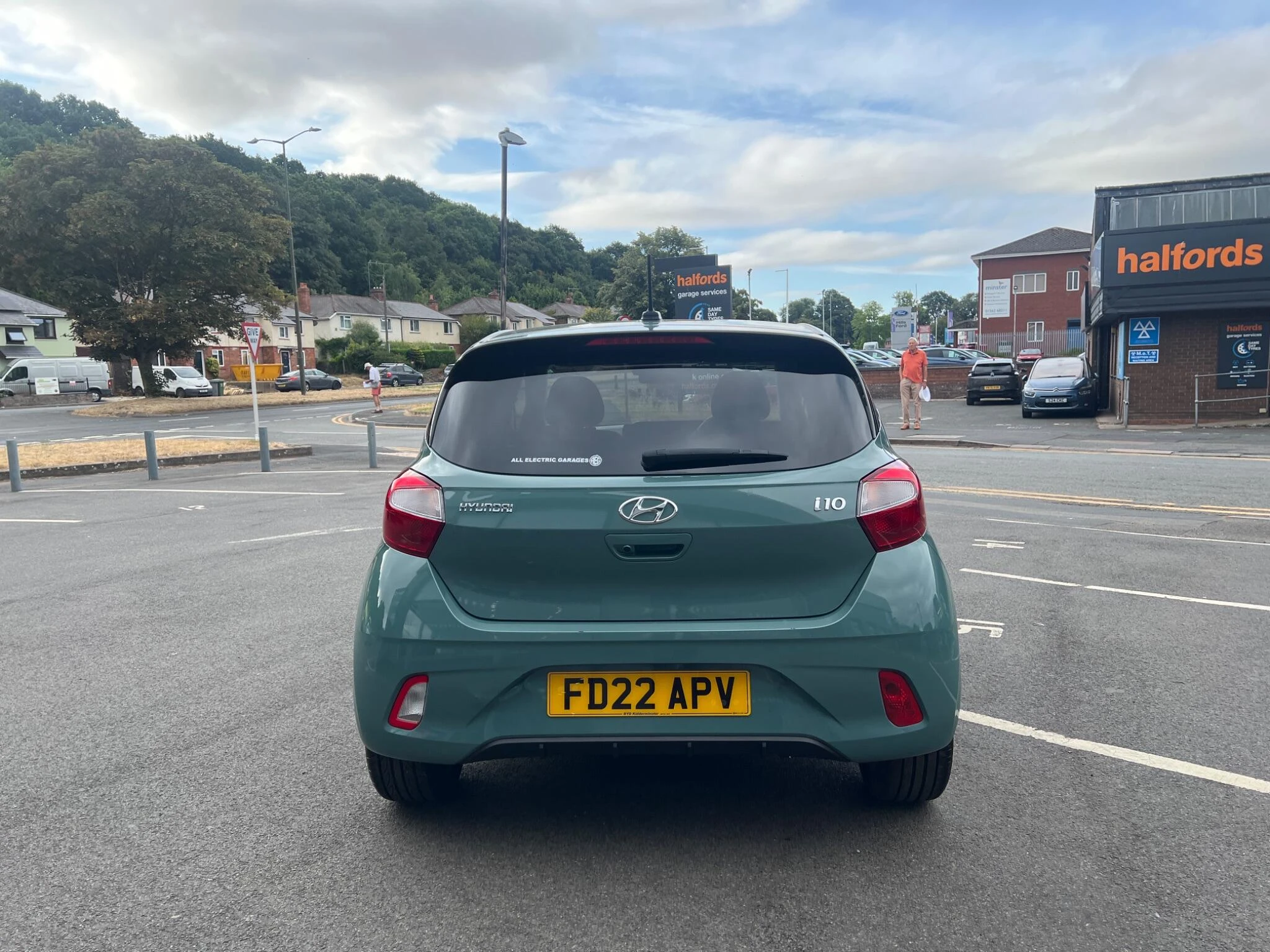 Vehicle image 12
