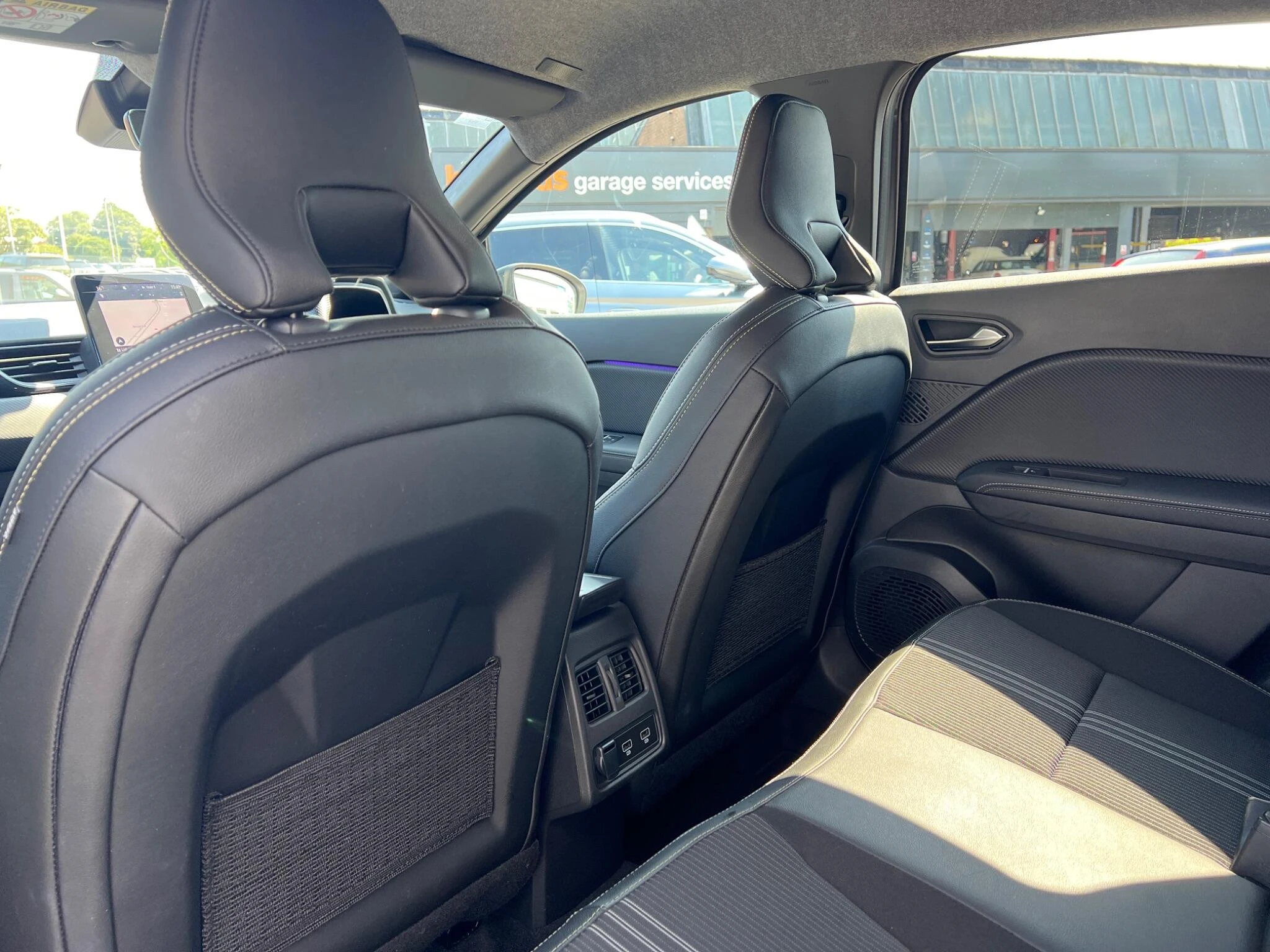 Vehicle image 22