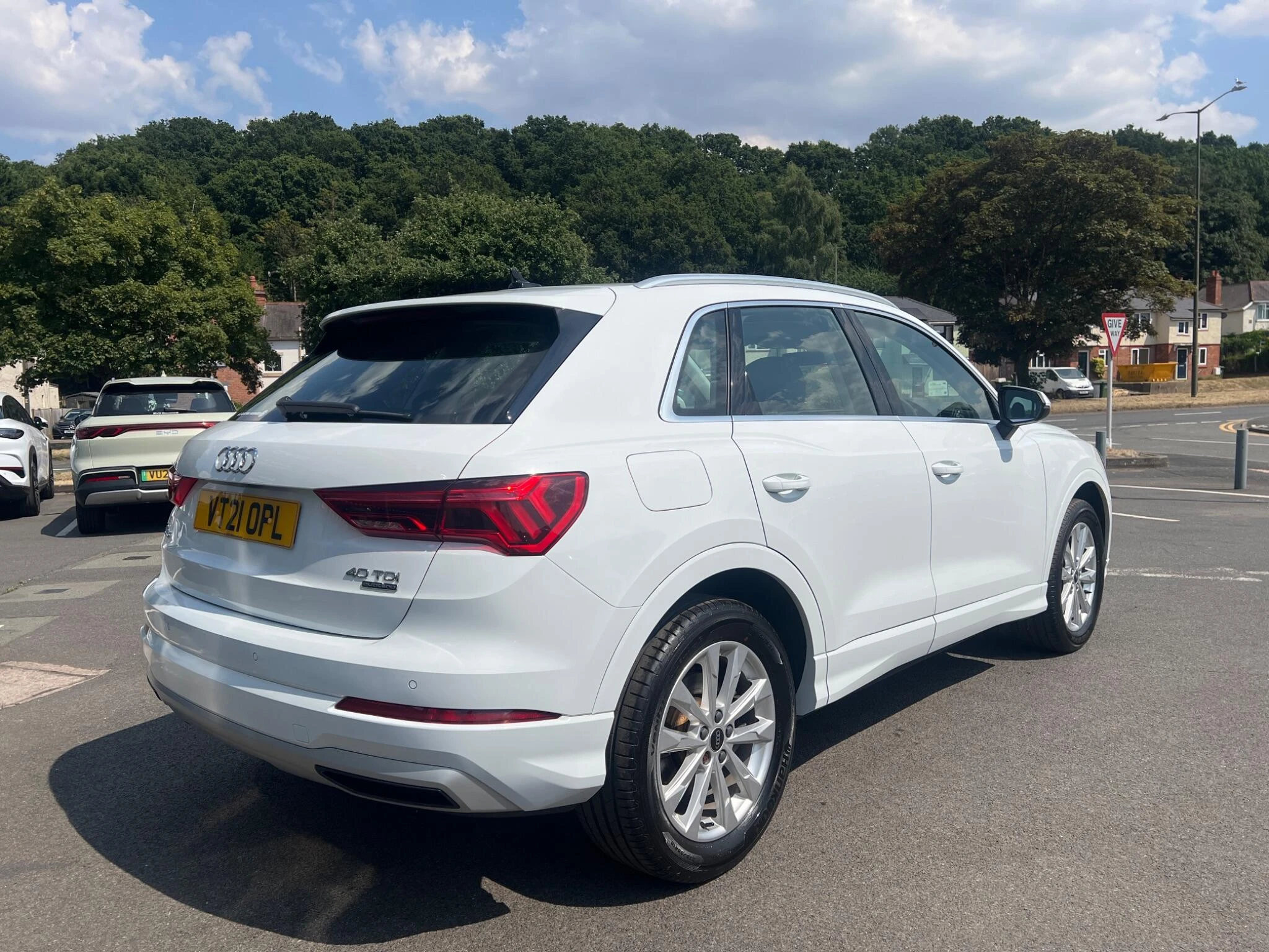 Vehicle image 18