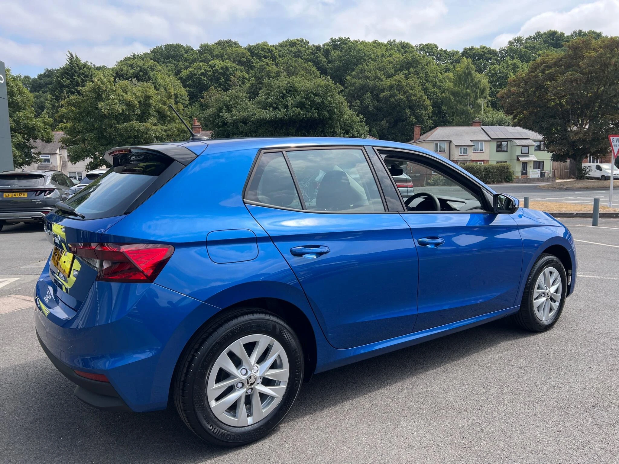 Vehicle image 47