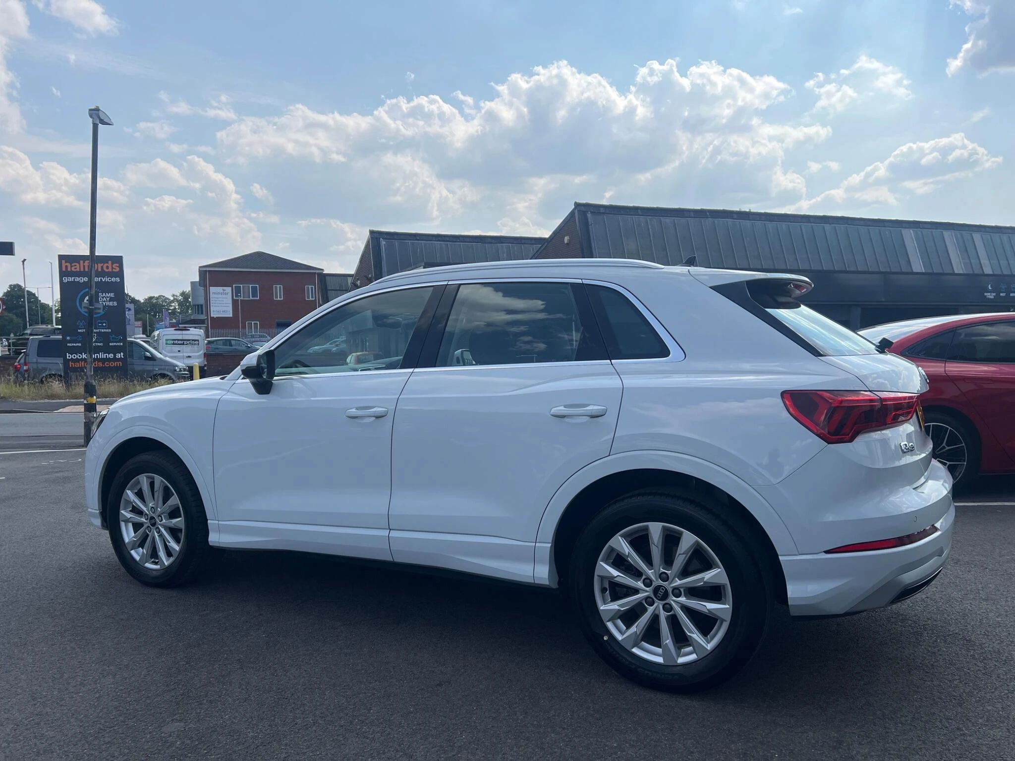 Vehicle image 11