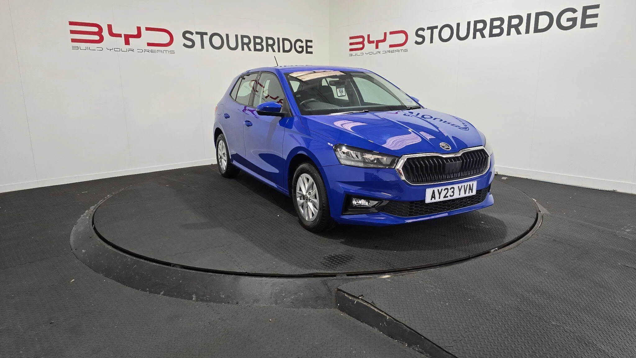 Vehicle image 6