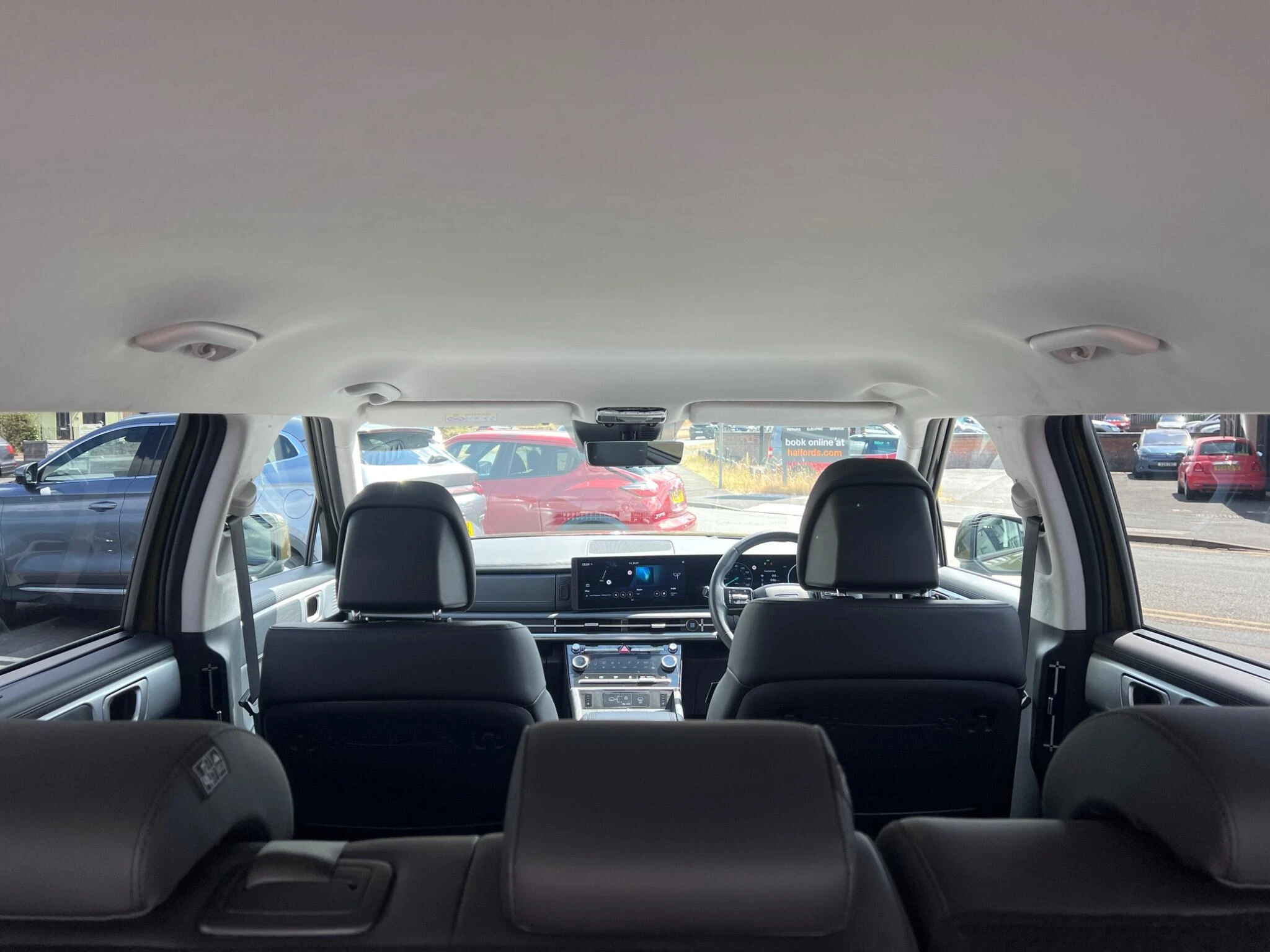 Vehicle image 19