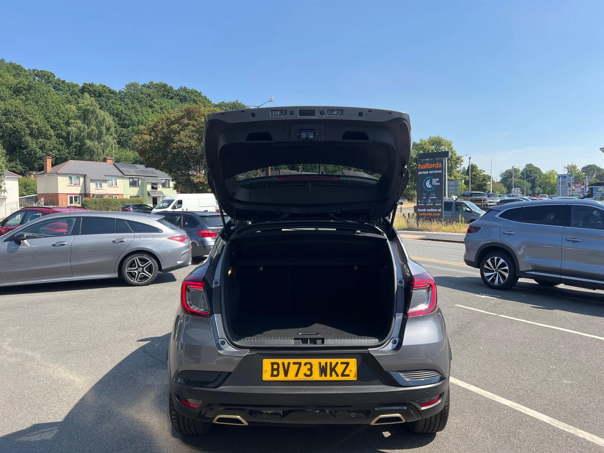 Vehicle image 48