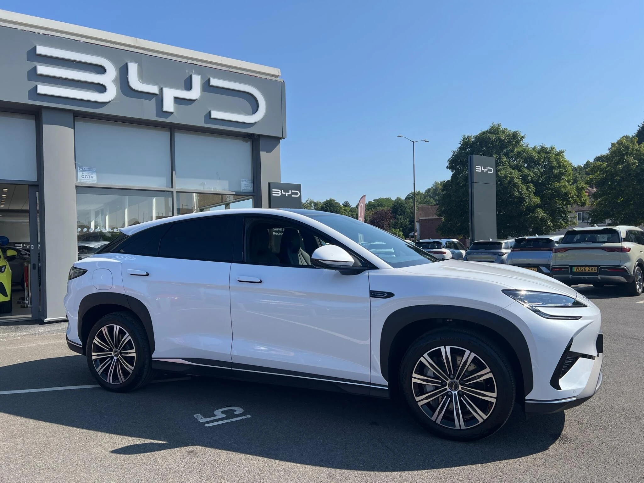 Vehicle image 14