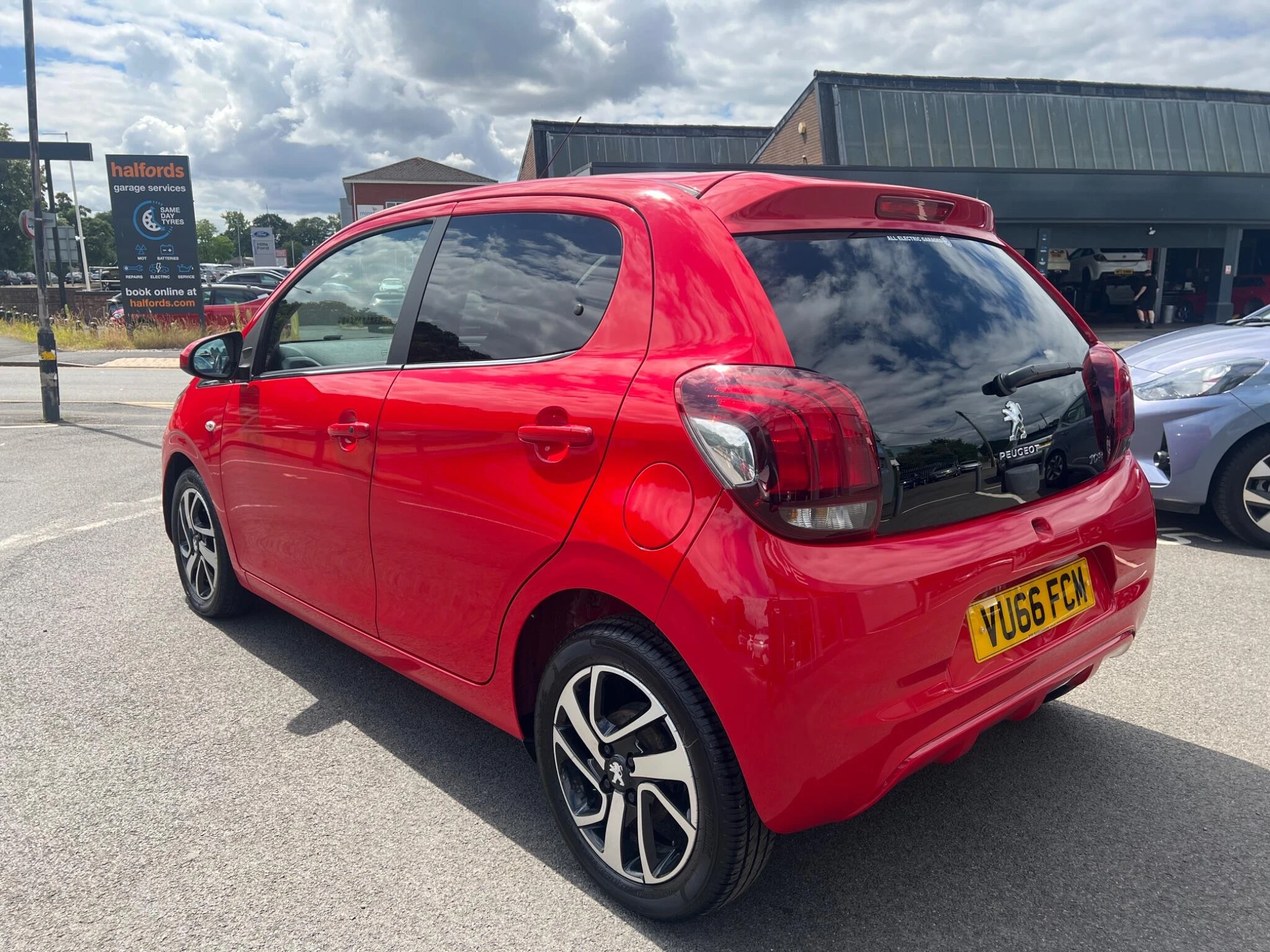 Vehicle image 8