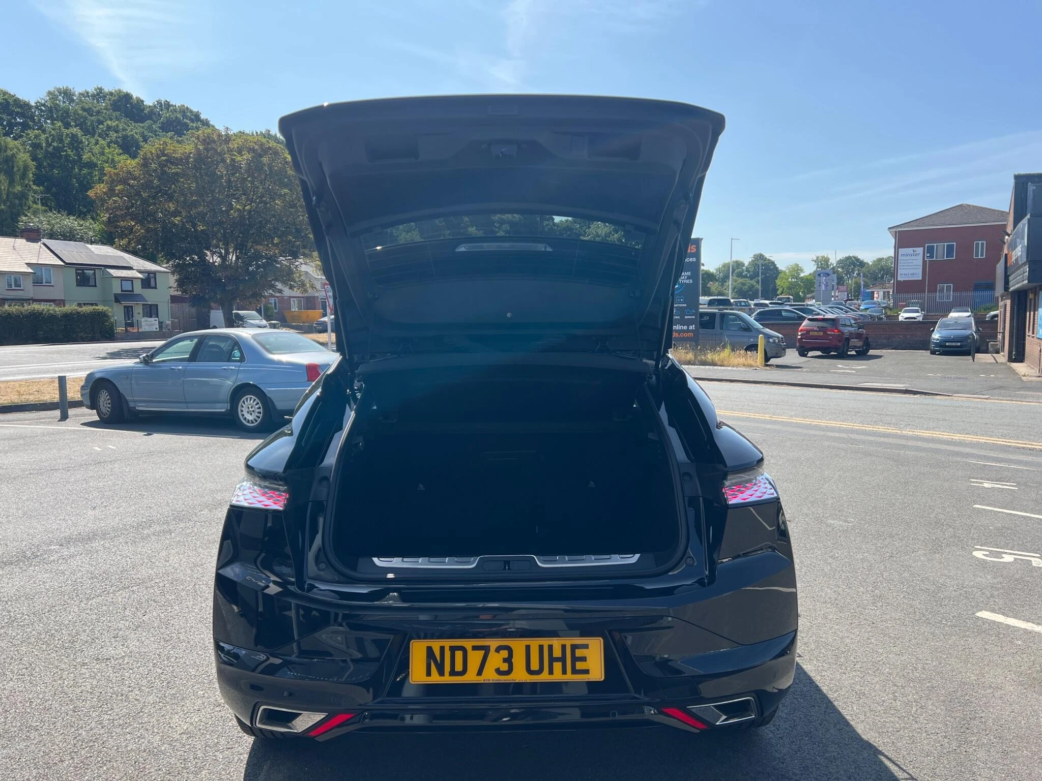 Vehicle image 8