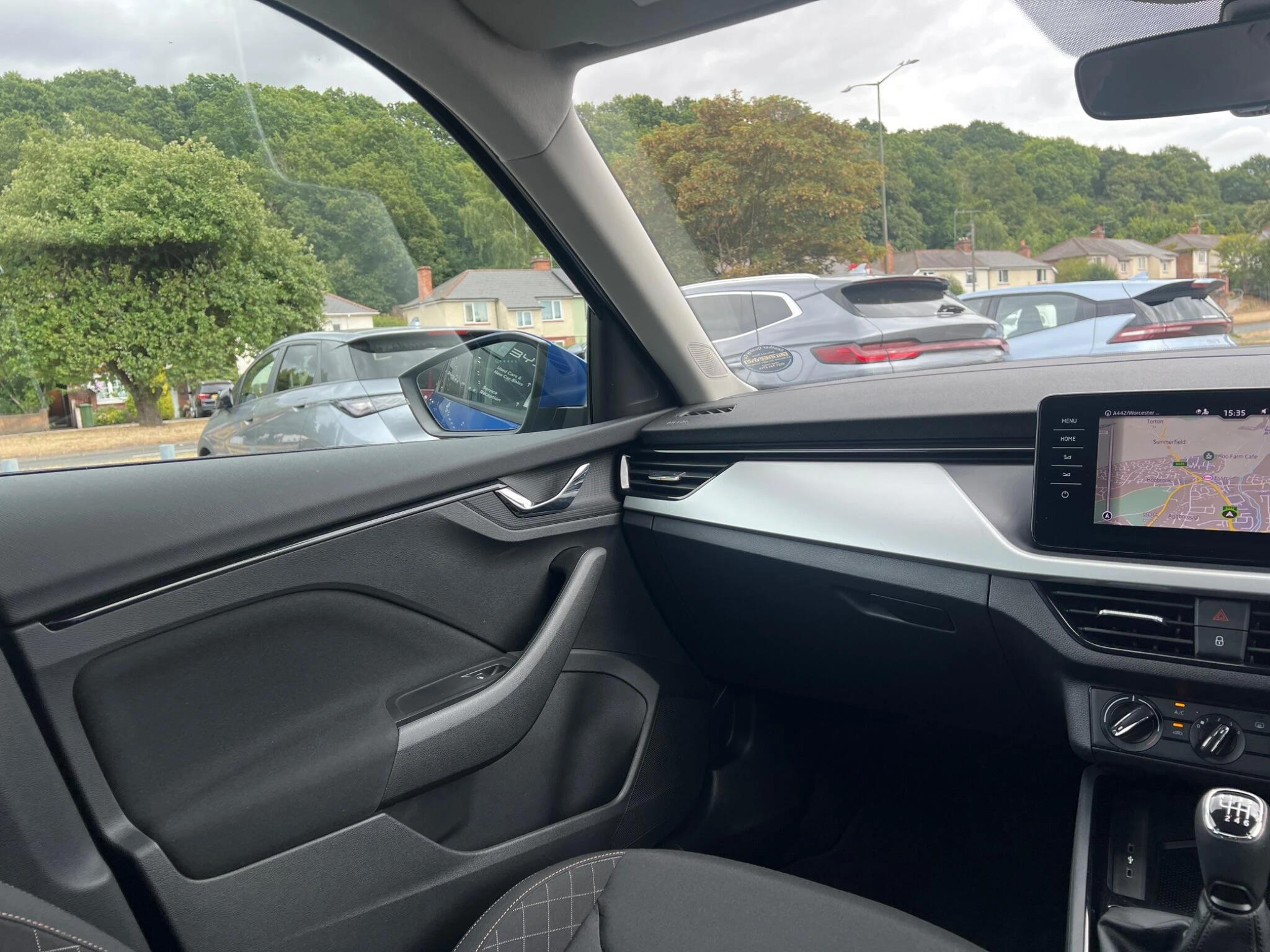 Vehicle image 13