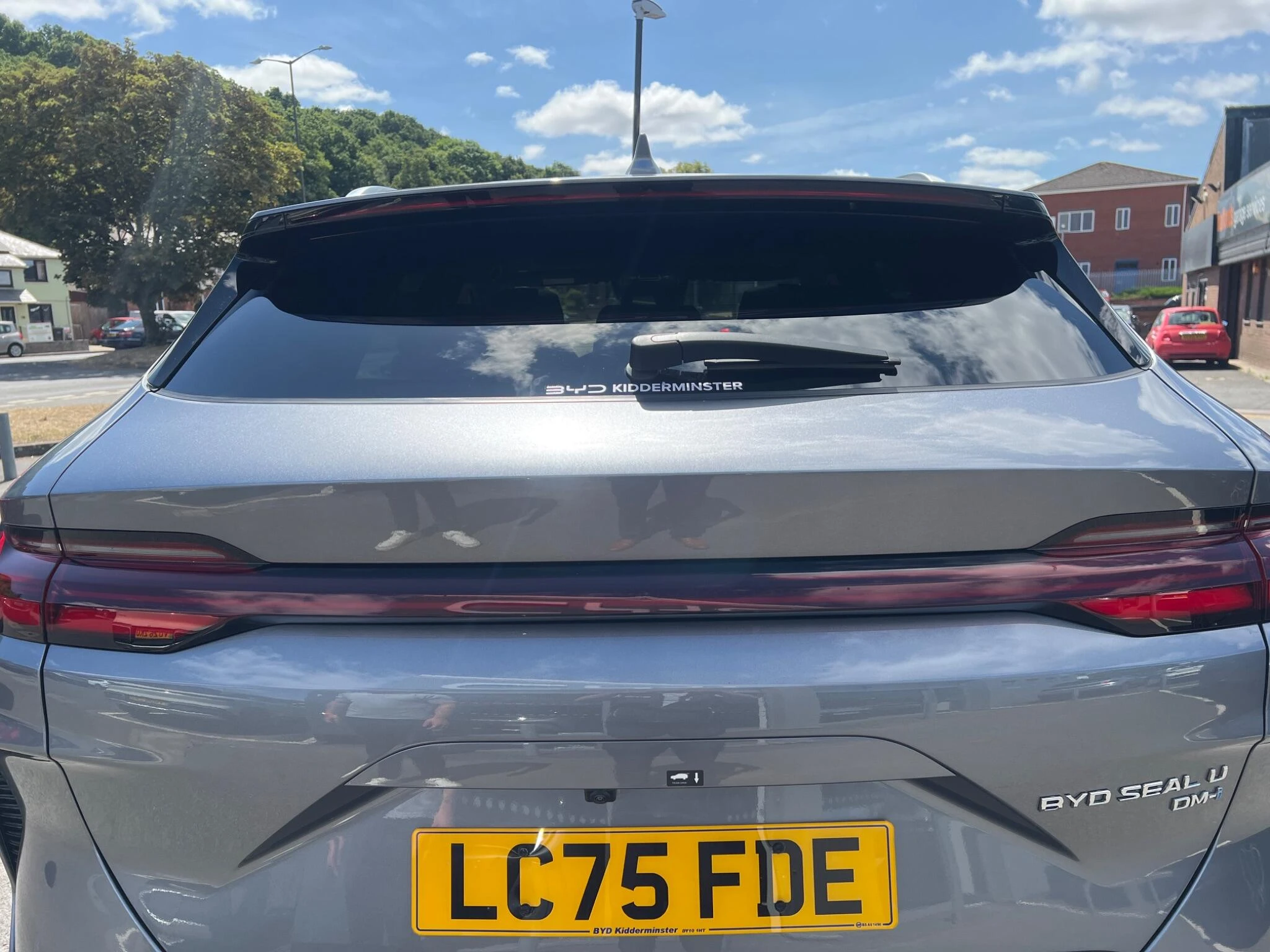 Vehicle image 13