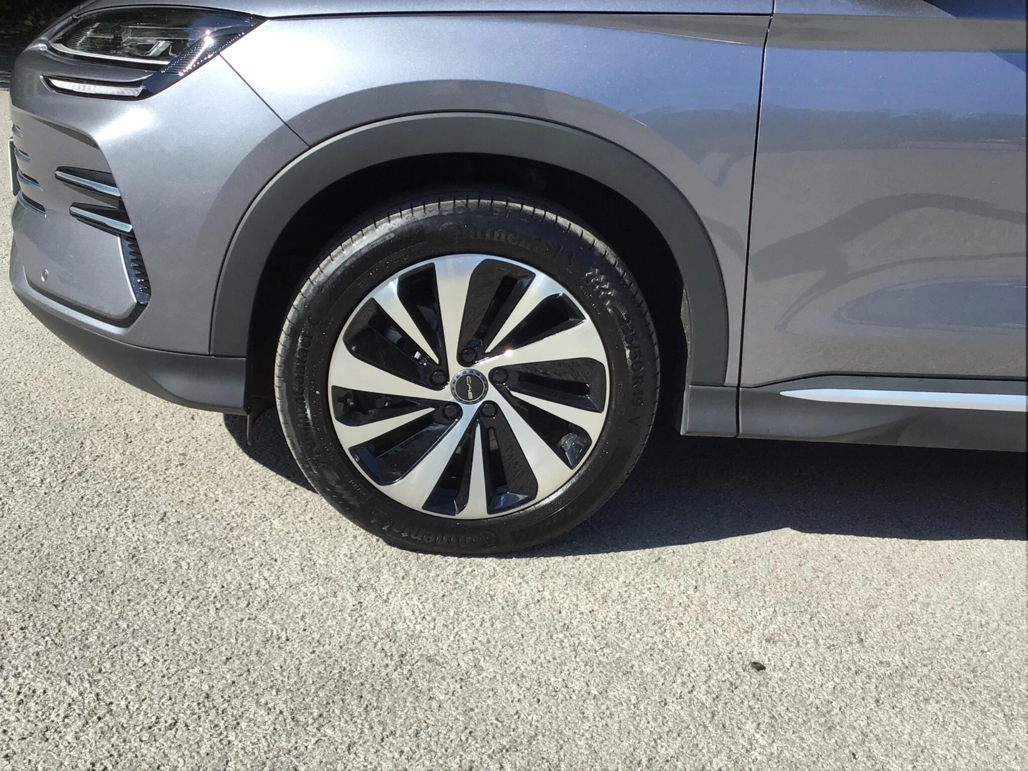 Vehicle image 13